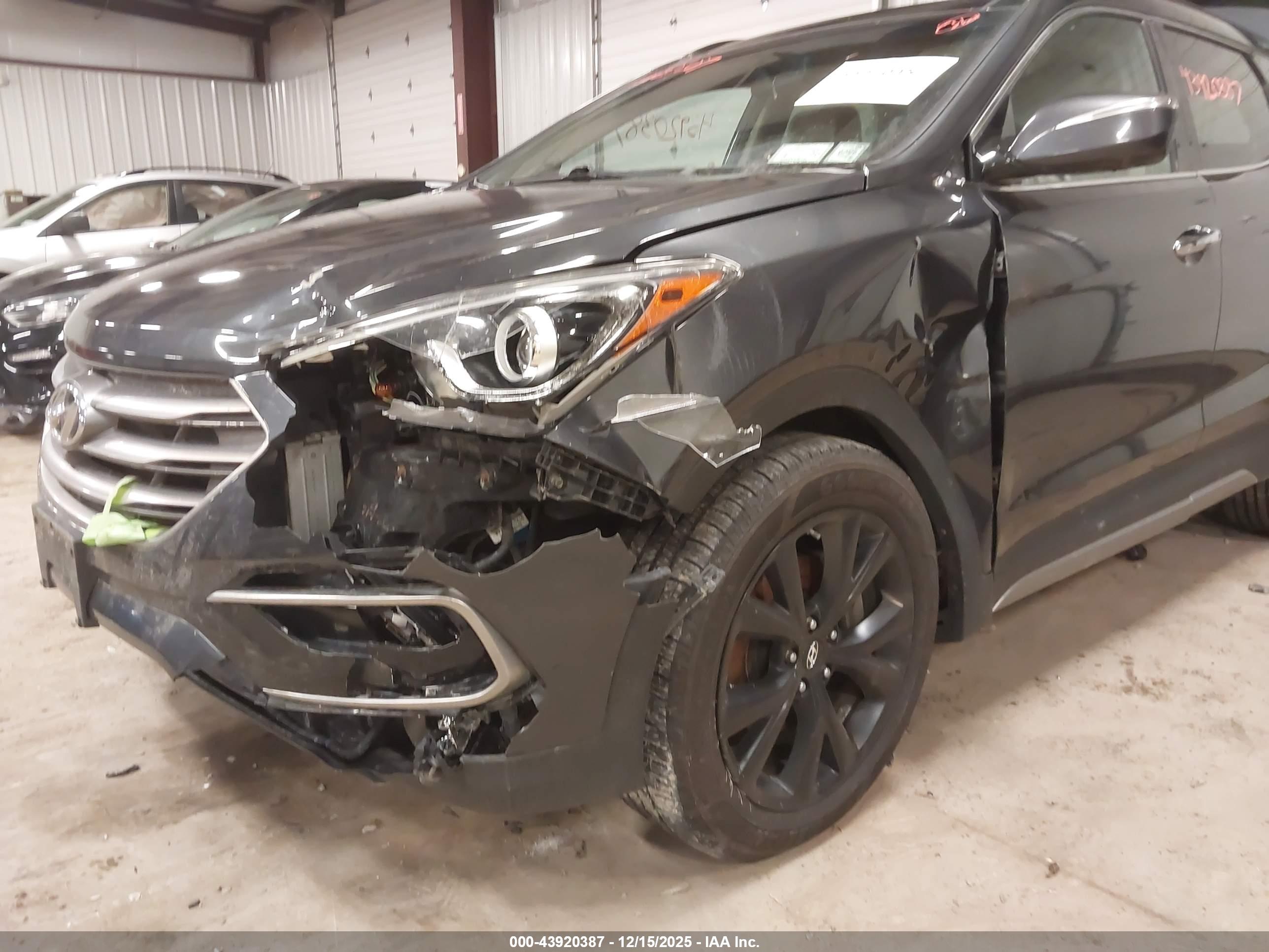 HYUNDAI SANTA image 6