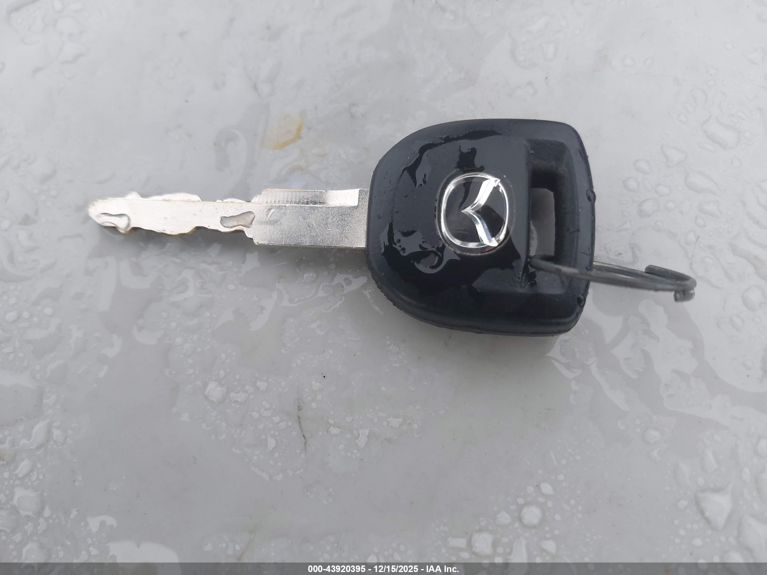 MAZDA MAZDA3 image 11