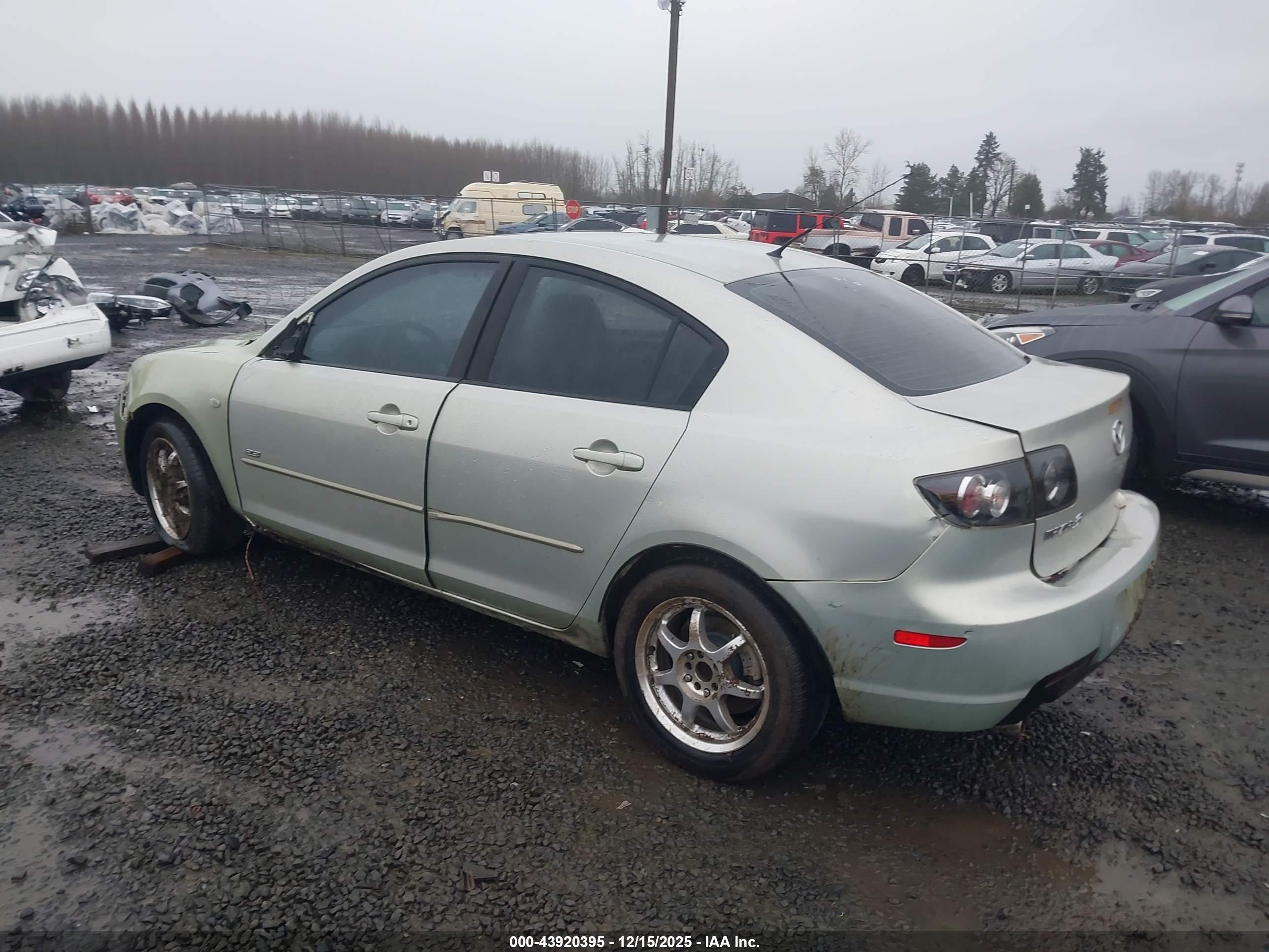 MAZDA MAZDA3 image 3