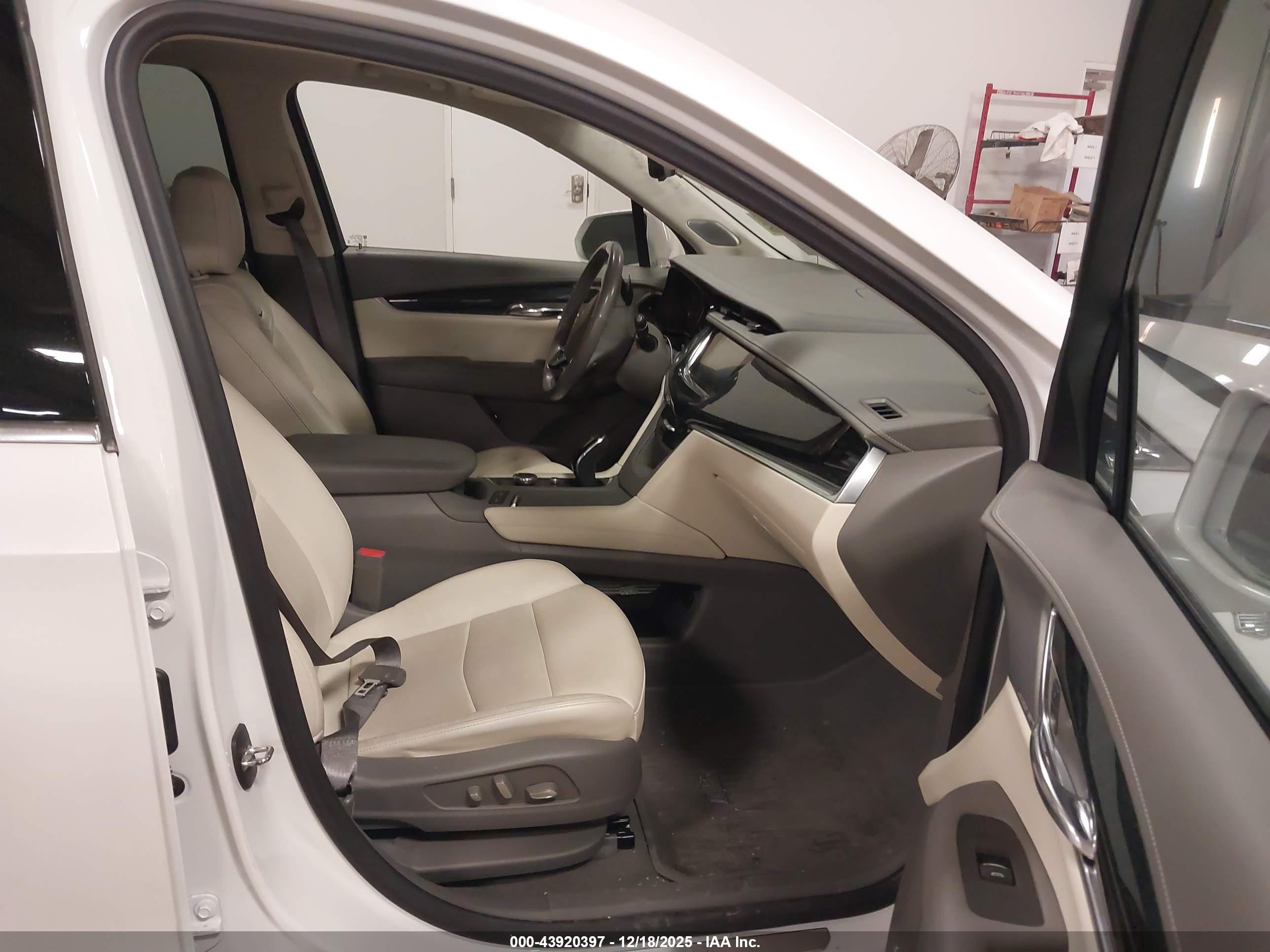 CADILLAC XT6 image 5