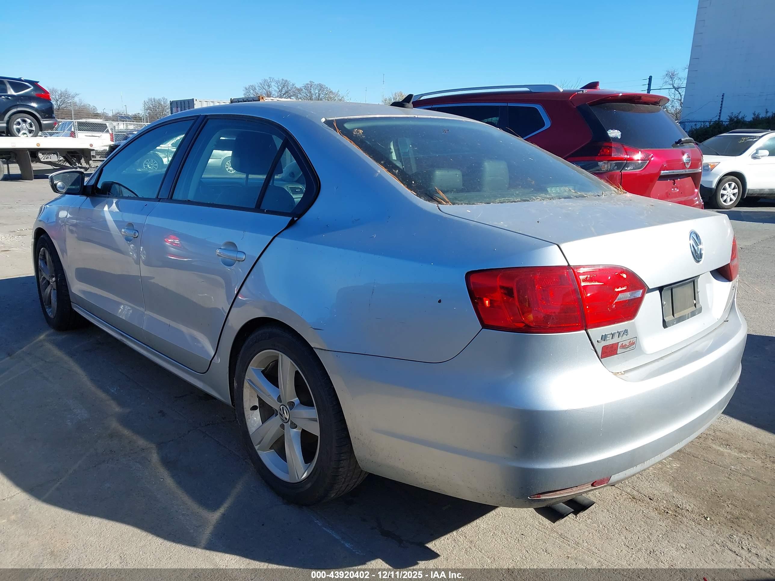 VOLKSWAGEN JETTA image 3