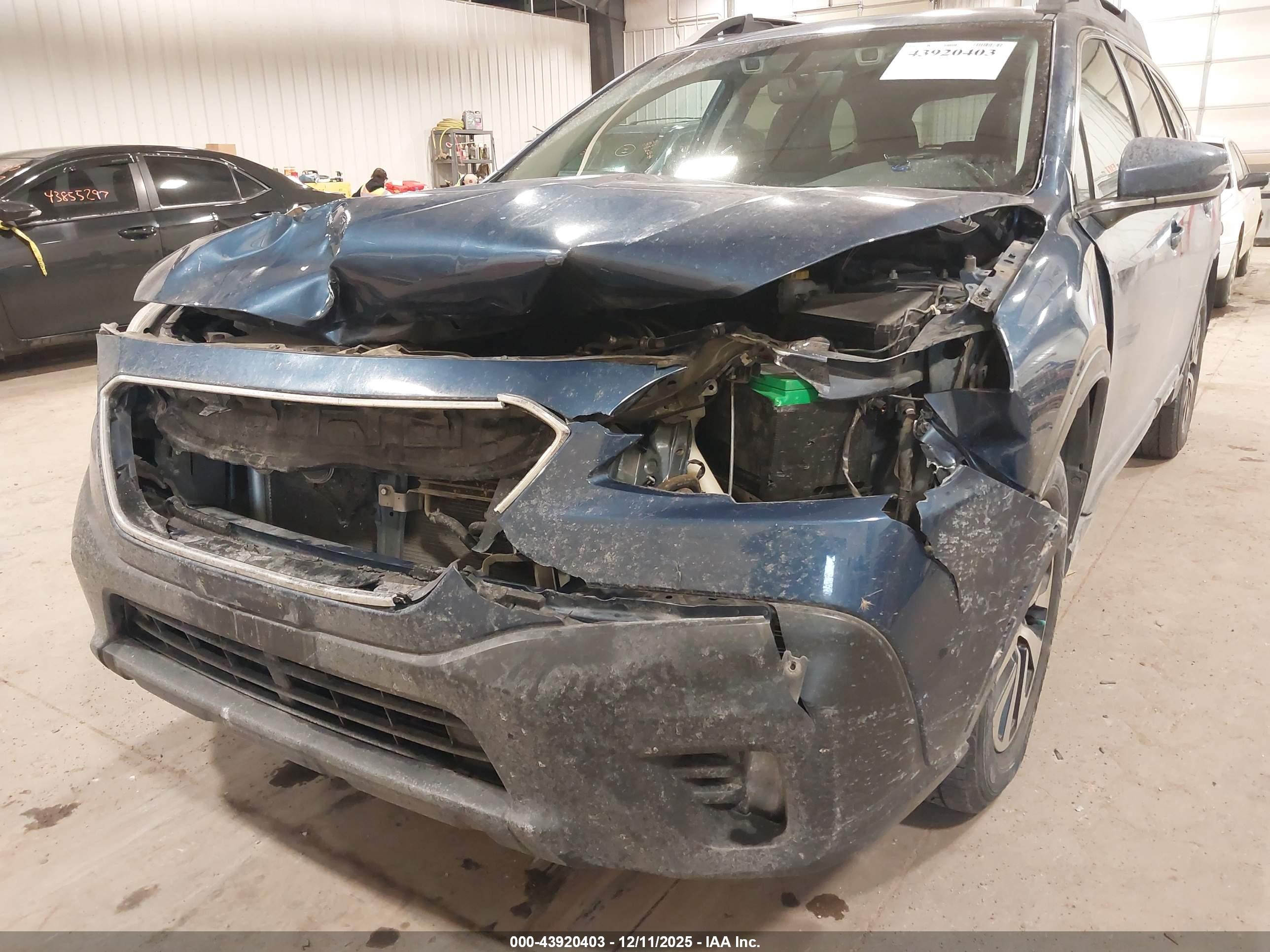 SUBARU OUTBACK image 6