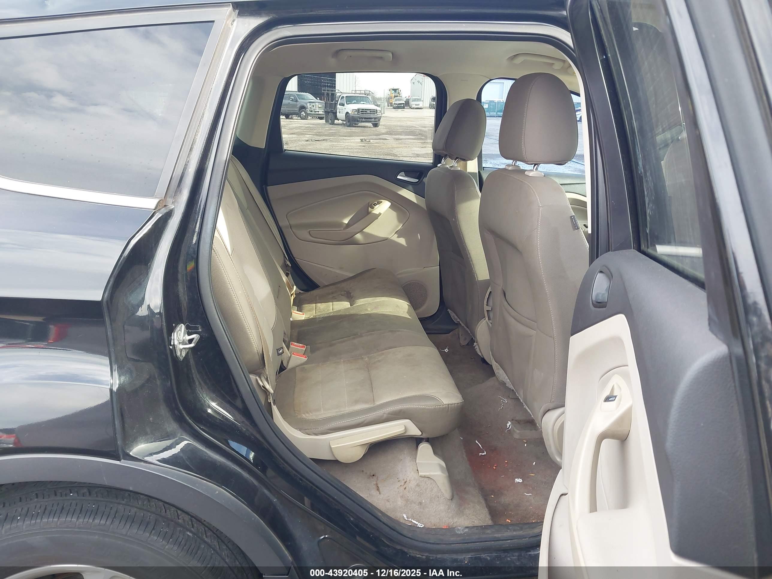 FORD ESCAPE image 8