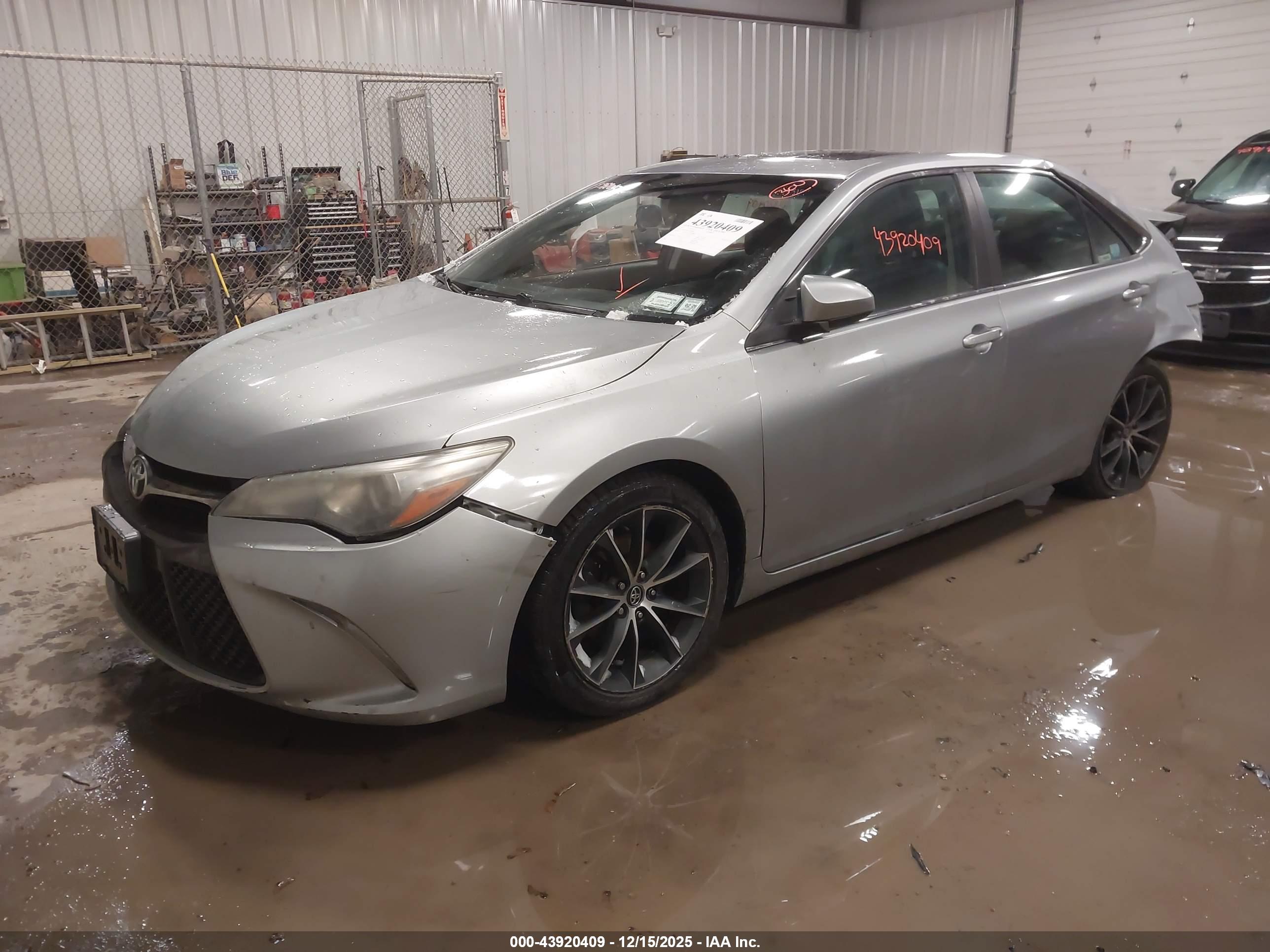TOYOTA CAMRY image 2