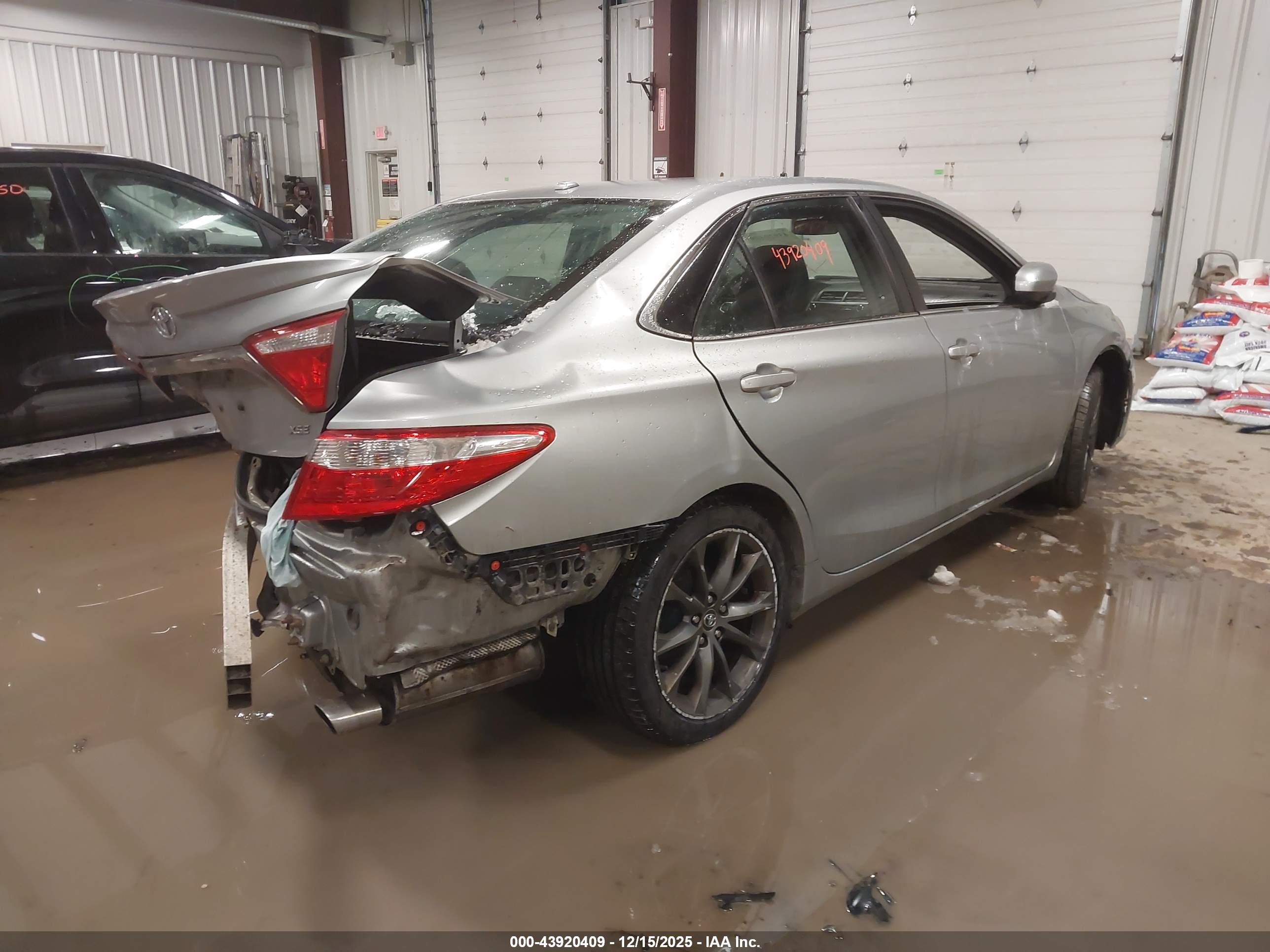 TOYOTA CAMRY image 4