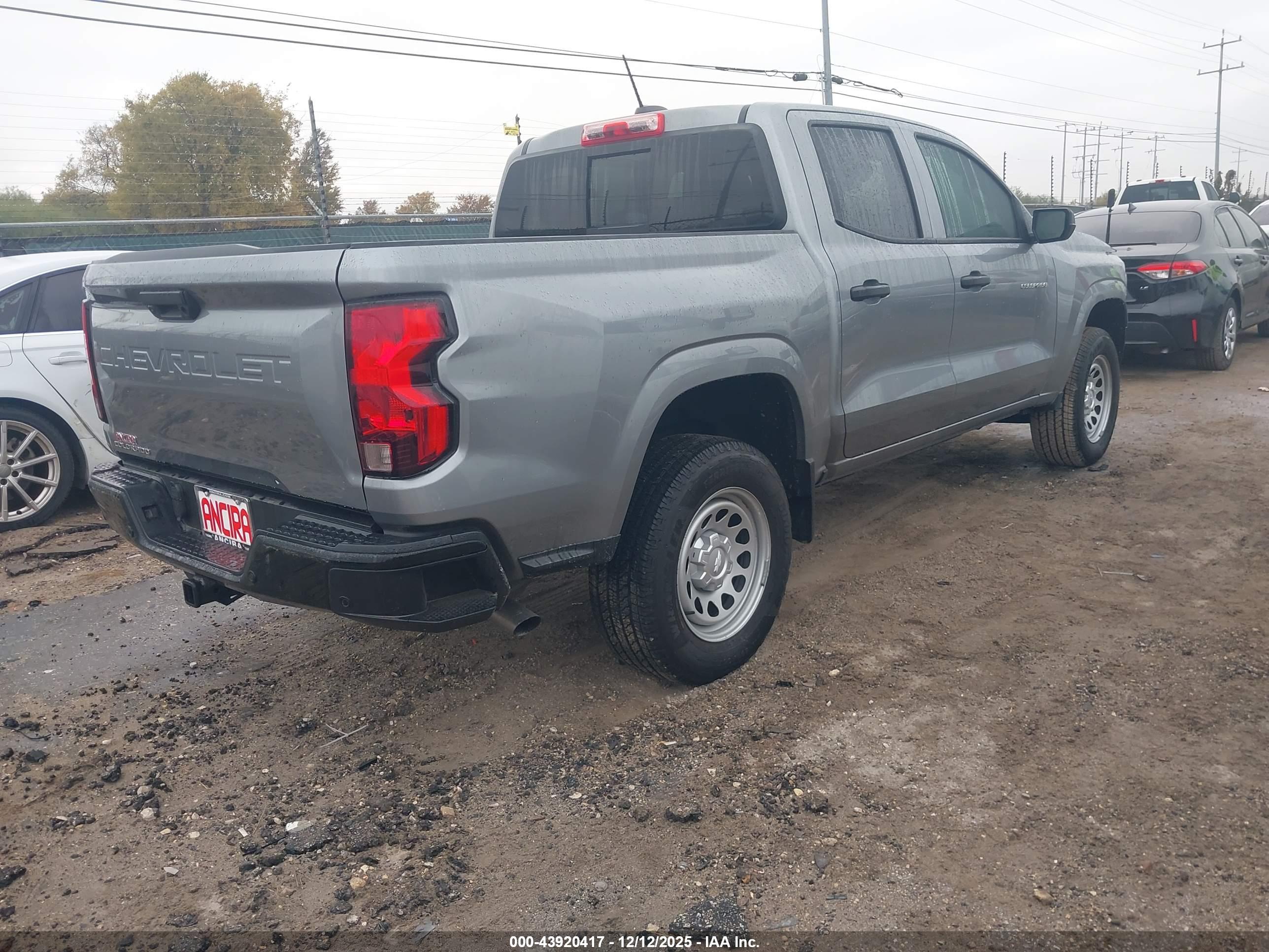 CHEVROLET COLORADO image 4