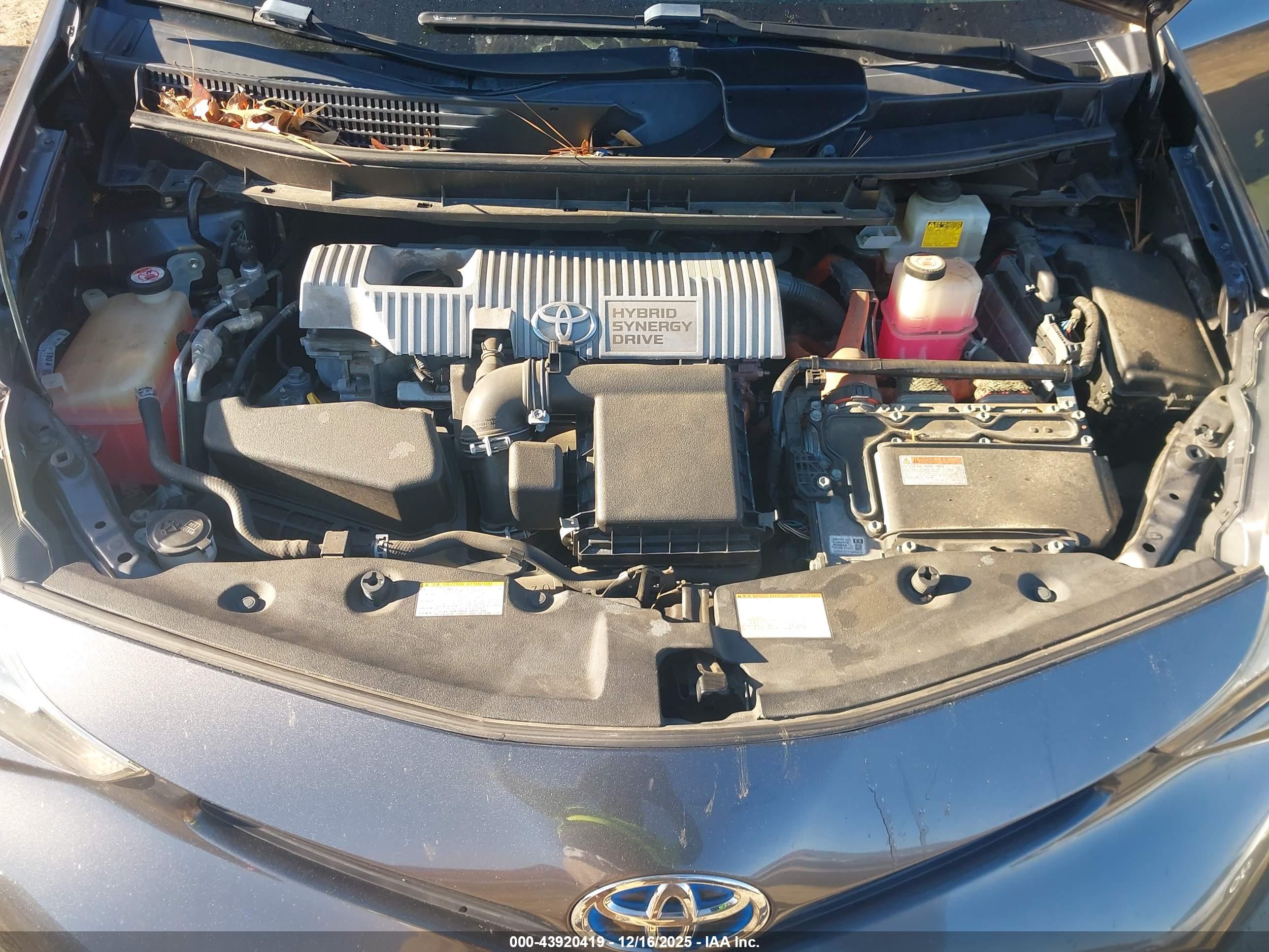 TOYOTA PRIUS image 10
