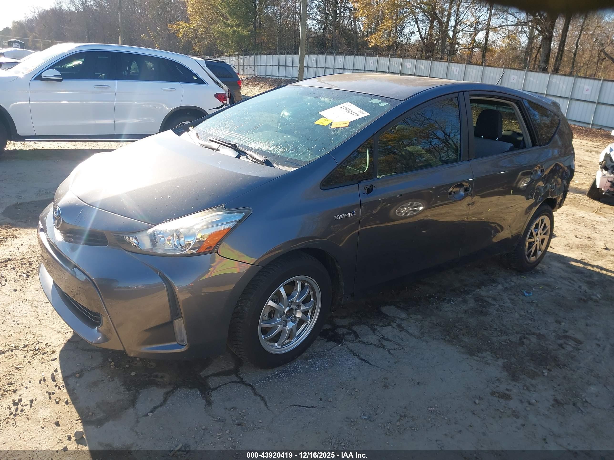 TOYOTA PRIUS image 2
