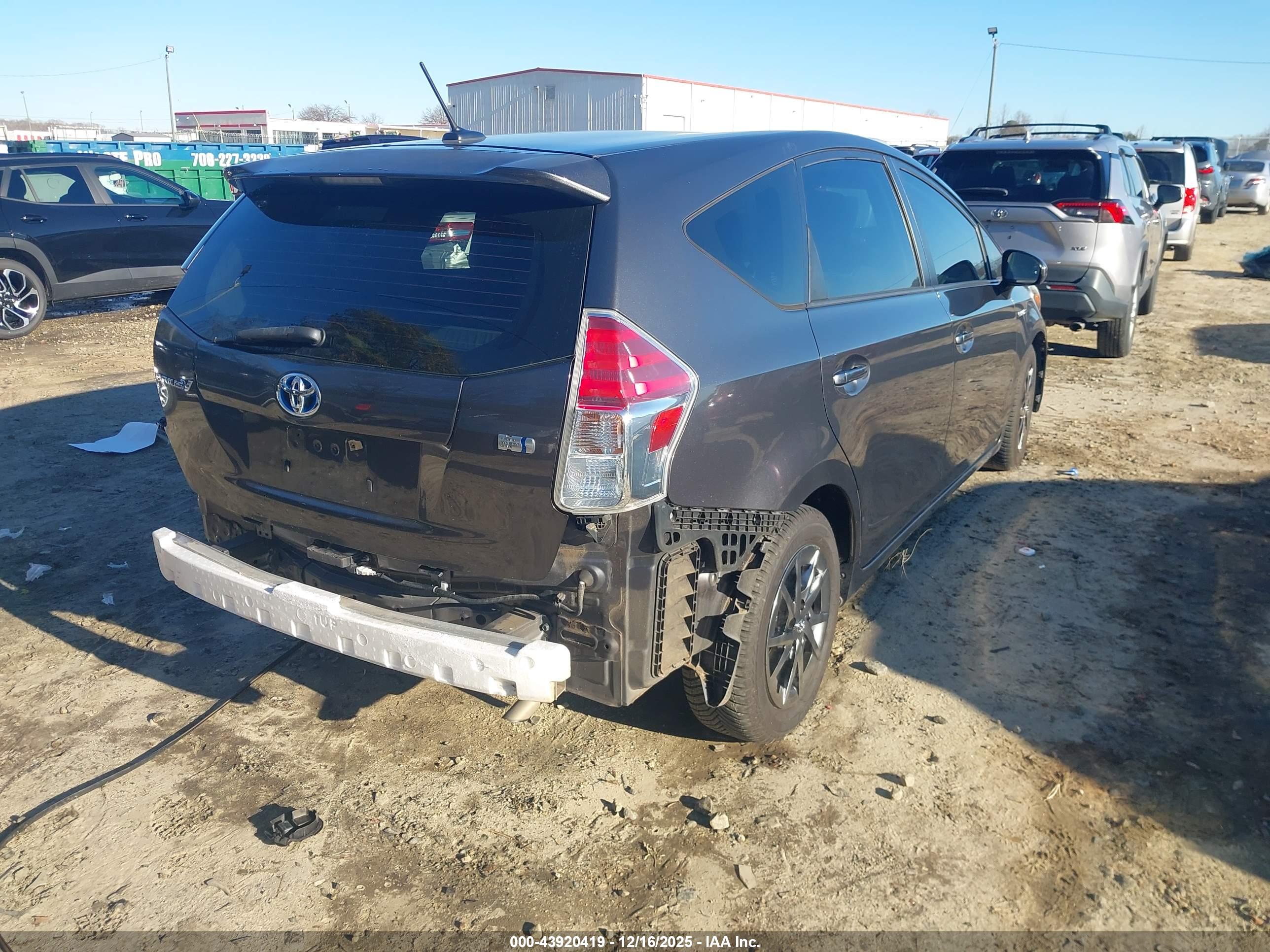 TOYOTA PRIUS image 4