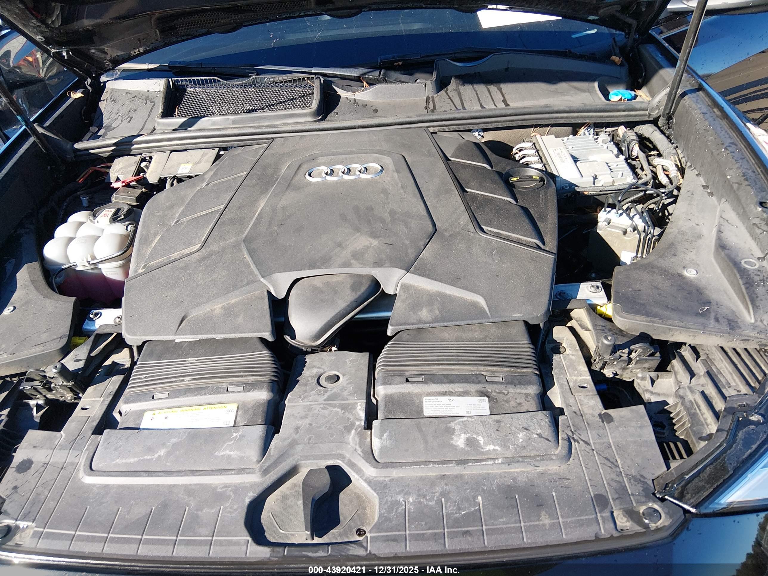 AUDI Q8 image 10