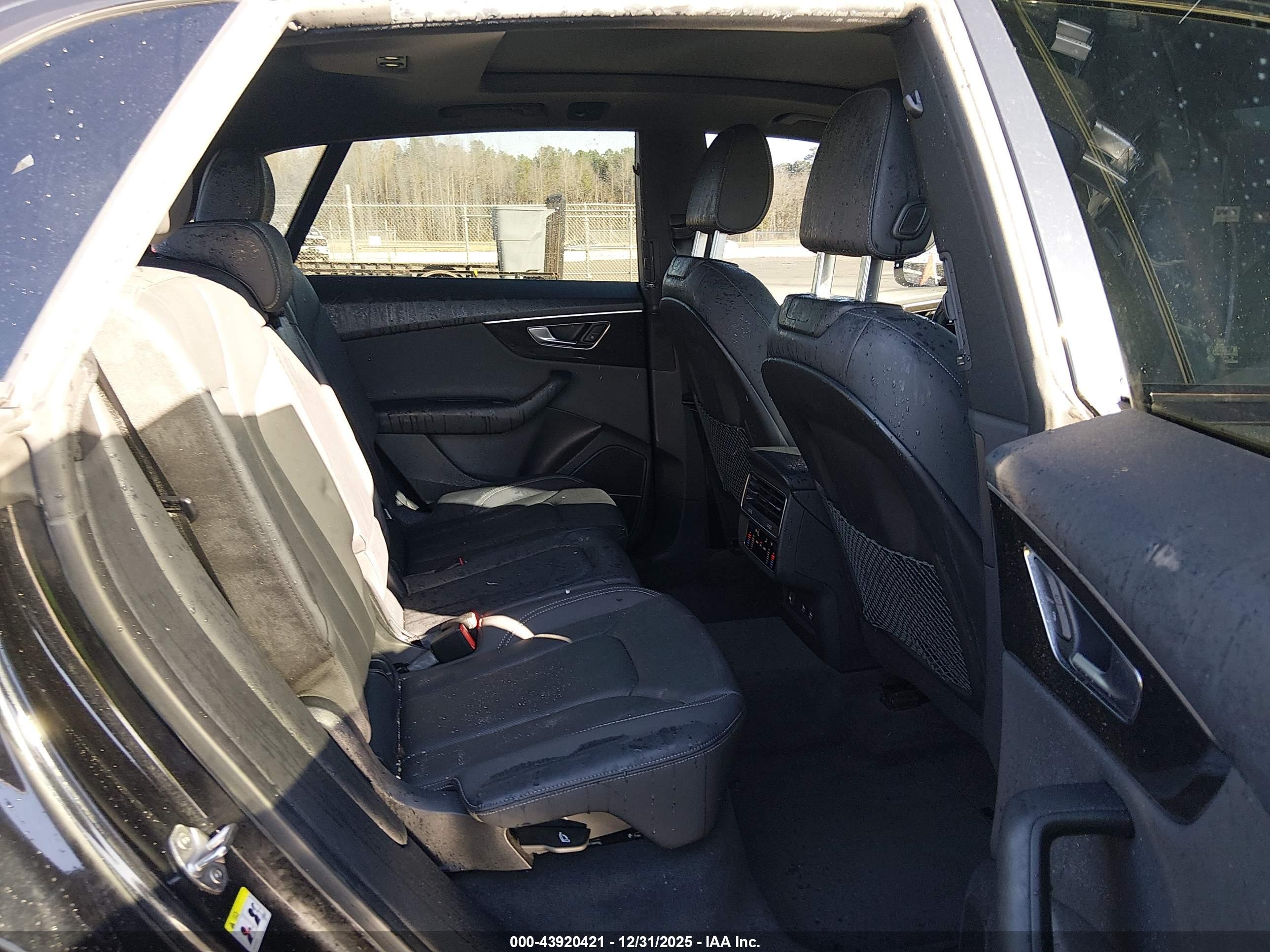 AUDI Q8 image 8