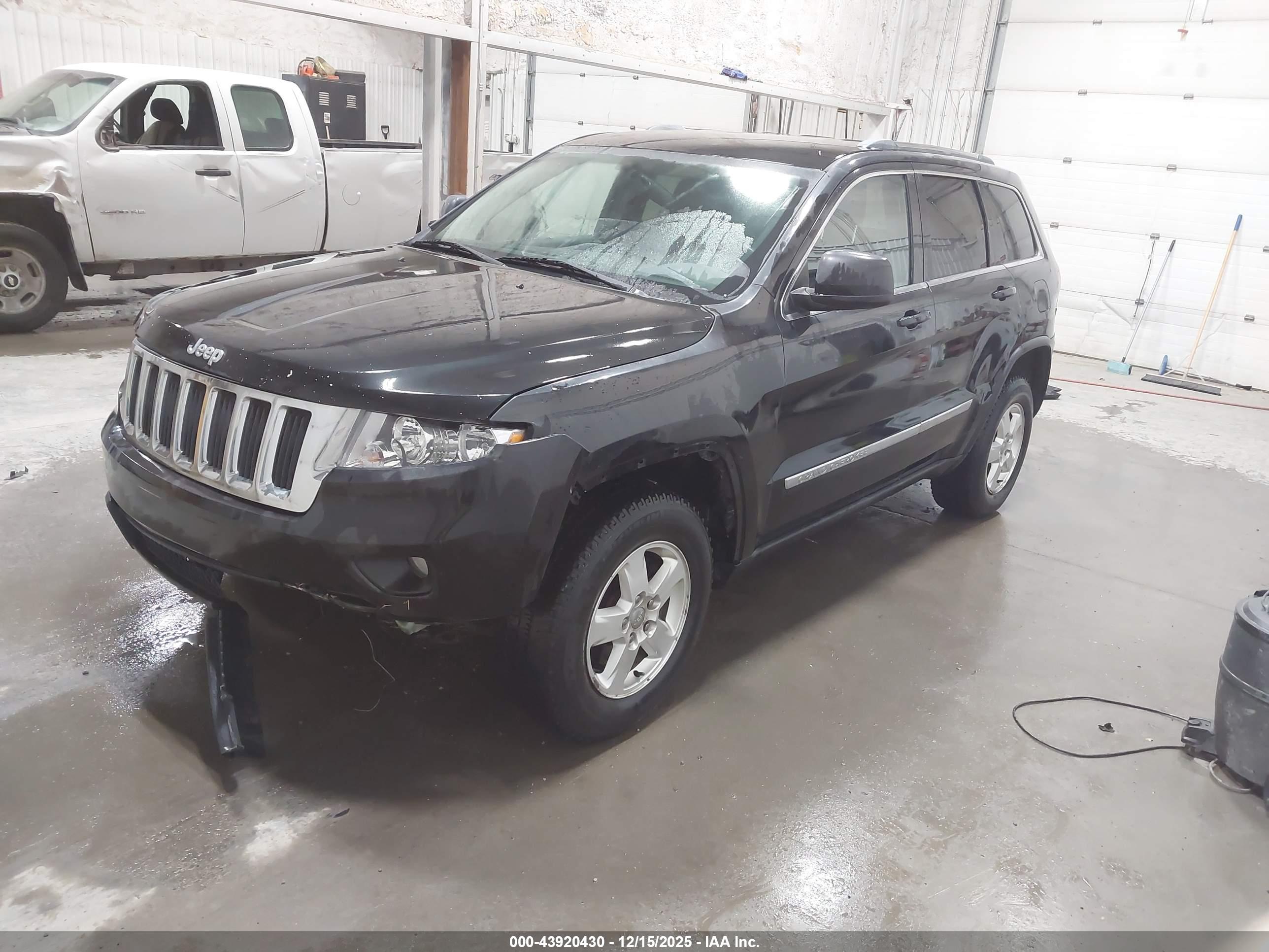 JEEP GRAND image 2