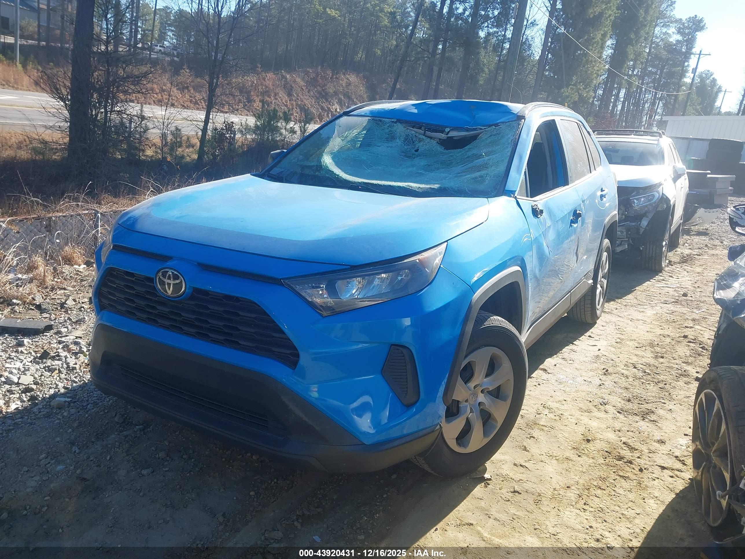 TOYOTA RAV4 image 2