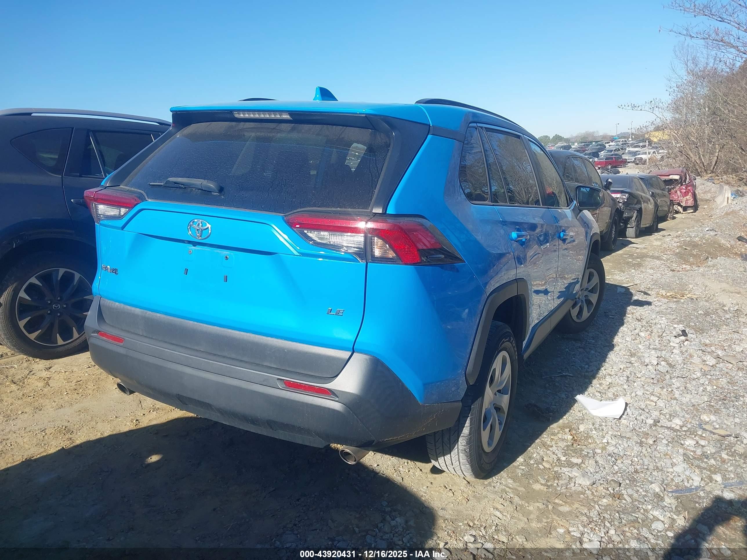 TOYOTA RAV4 image 4