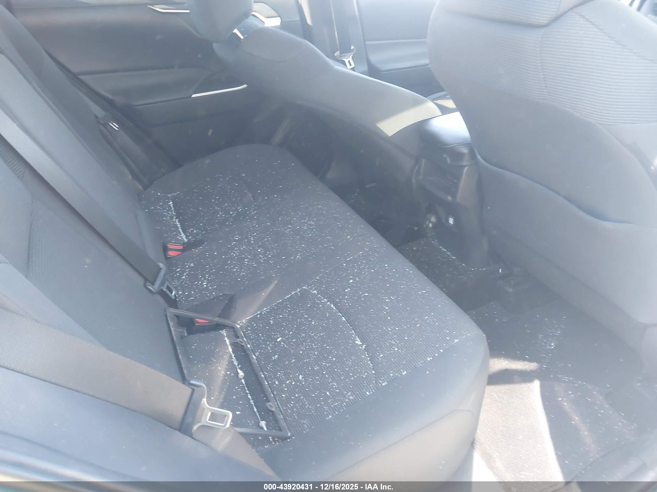 TOYOTA RAV4 image 8