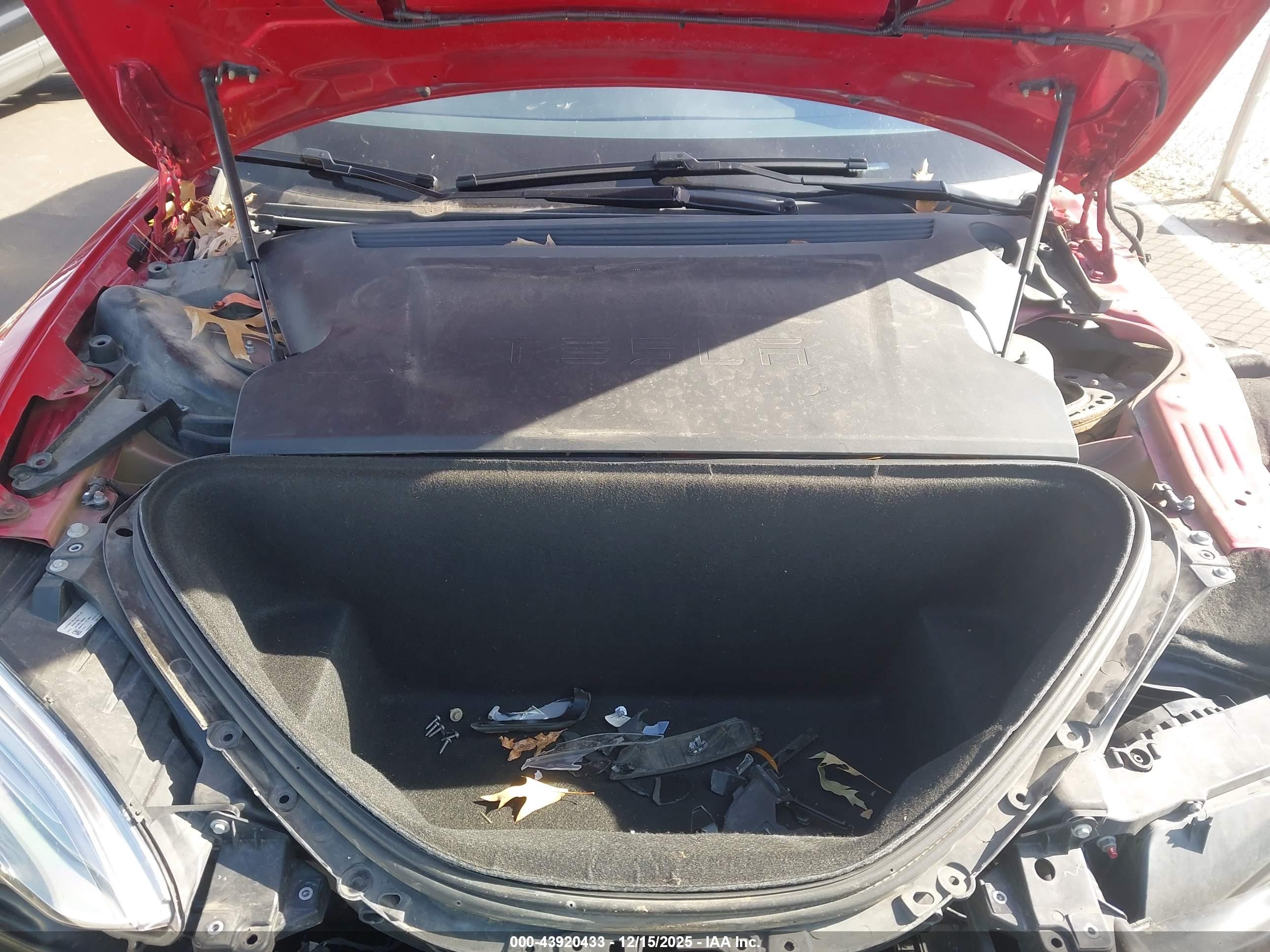 TESLA MODEL image 10