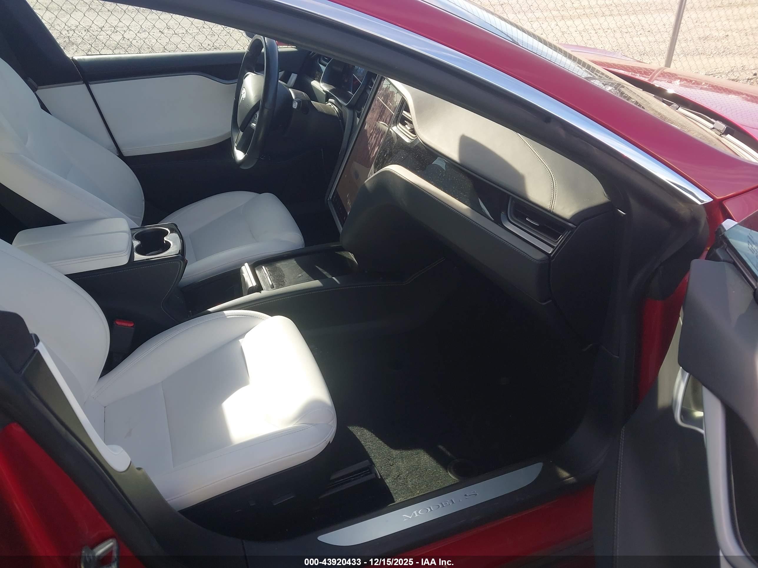 TESLA MODEL image 5