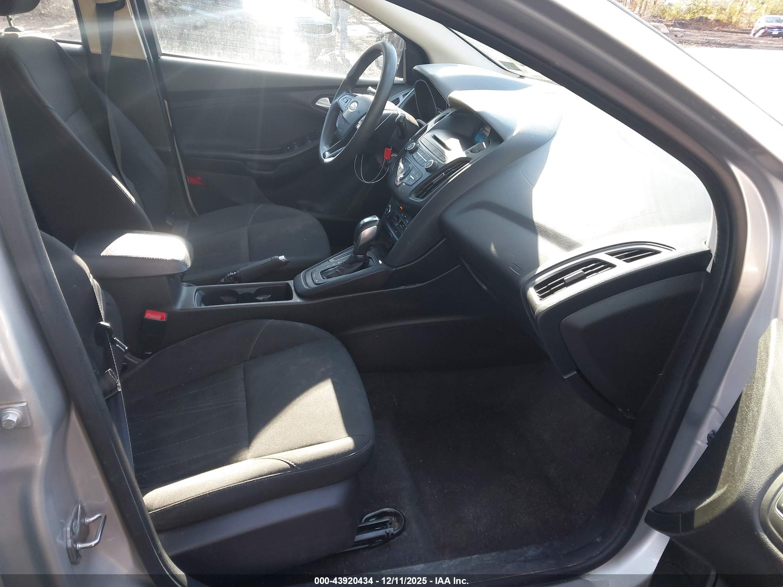 FORD FOCUS image 5