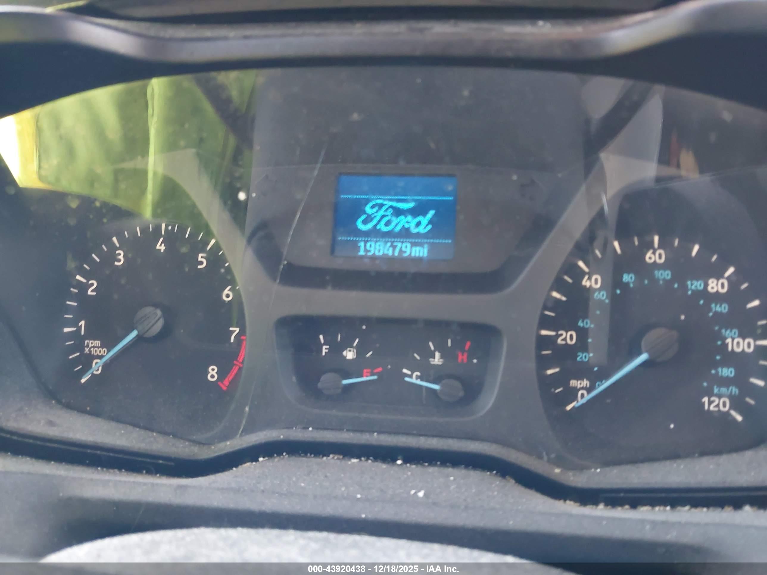 FORD TRANSIT-150 image 7