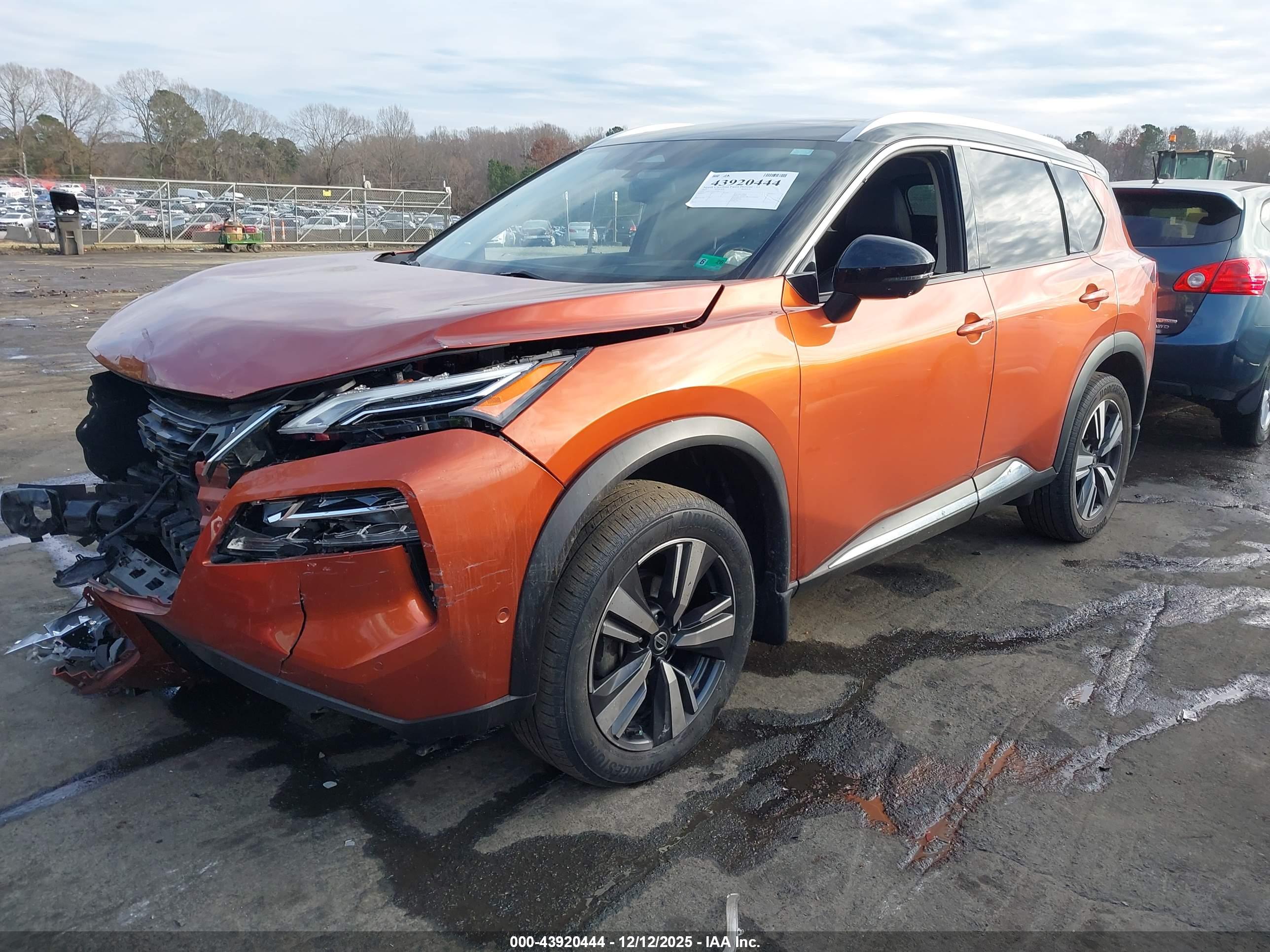 NISSAN ROGUE image 2