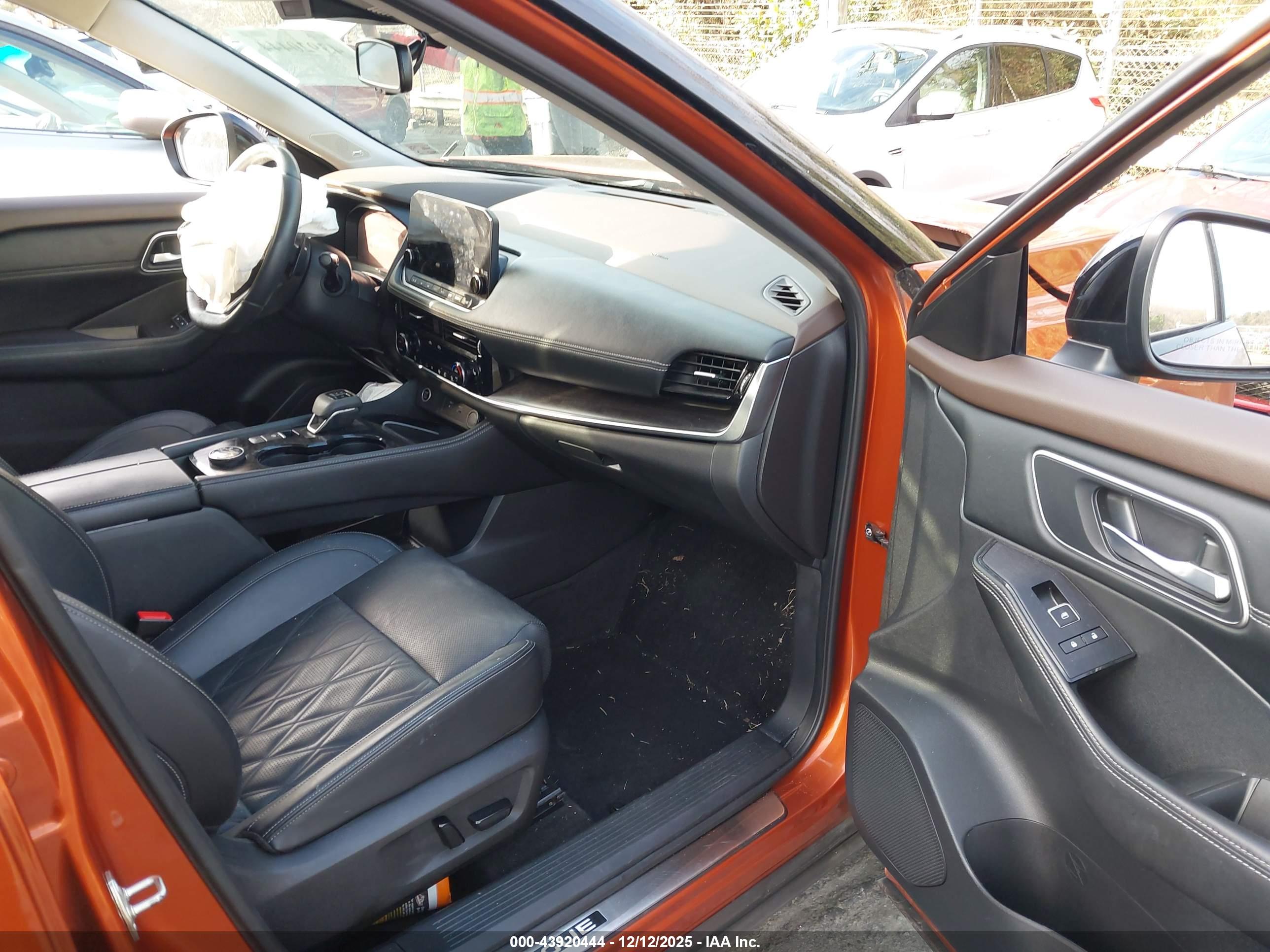 NISSAN ROGUE image 5