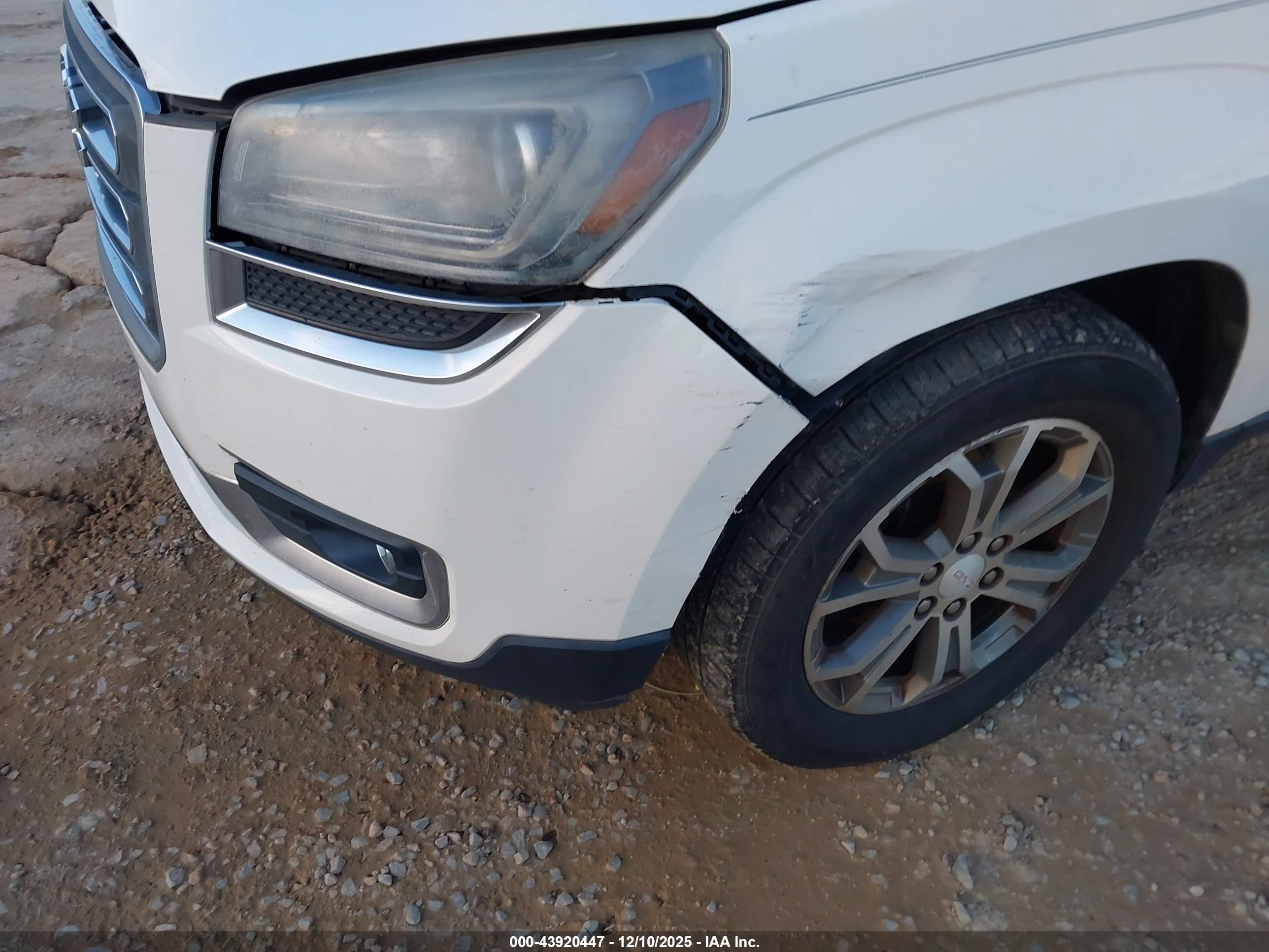 GMC ACADIA image 6