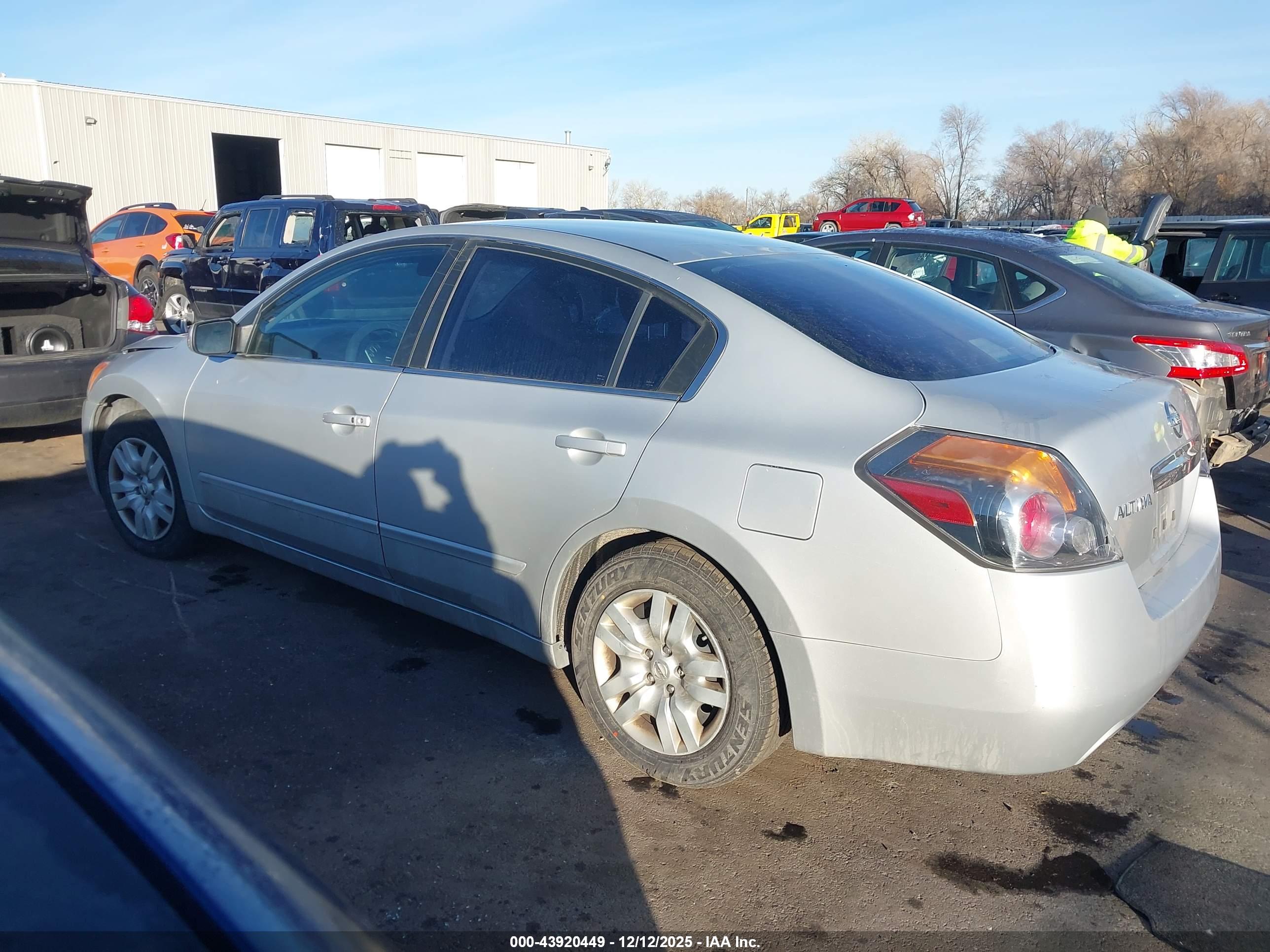 NISSAN ALTIMA image 3