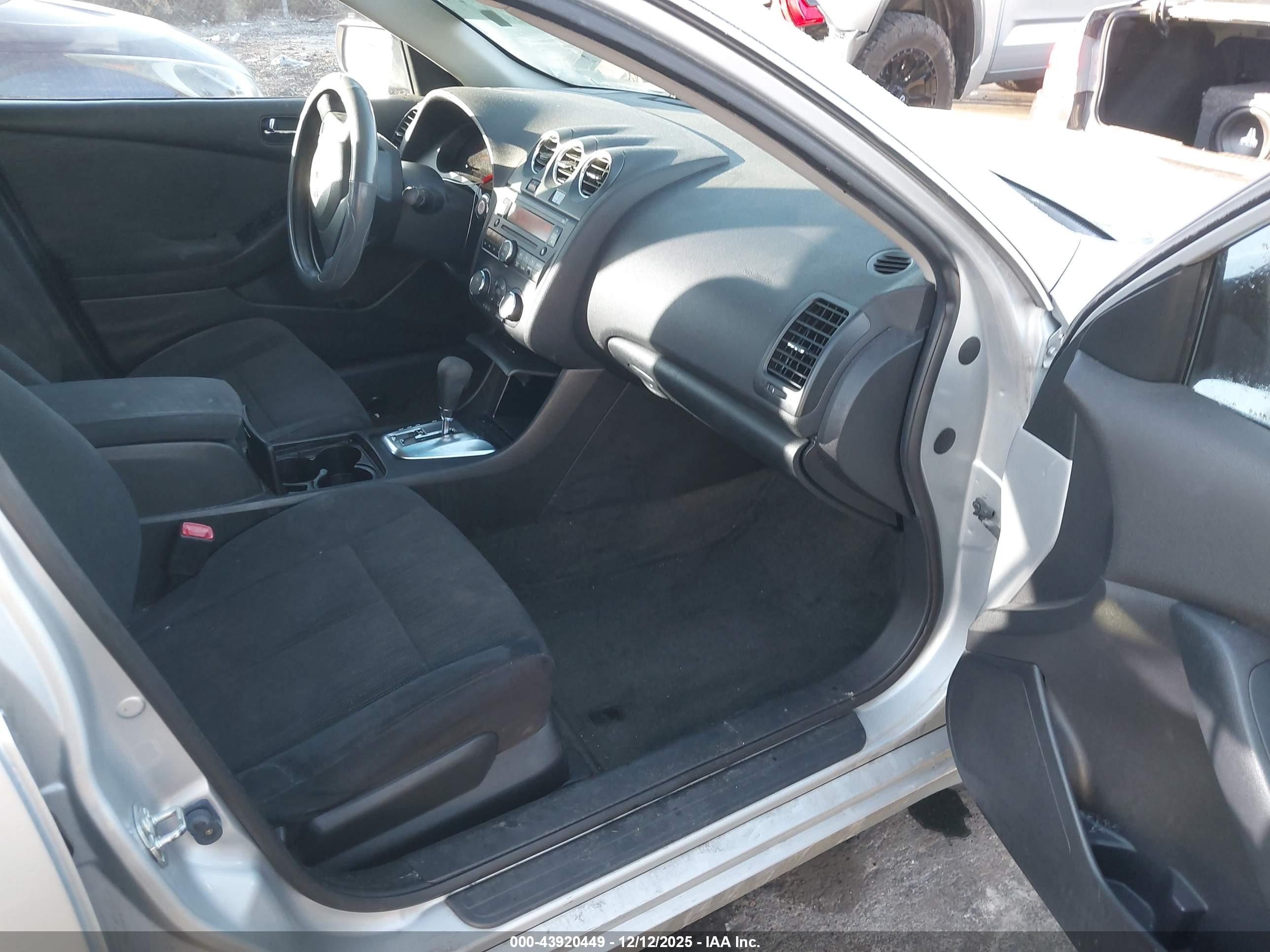 NISSAN ALTIMA image 5