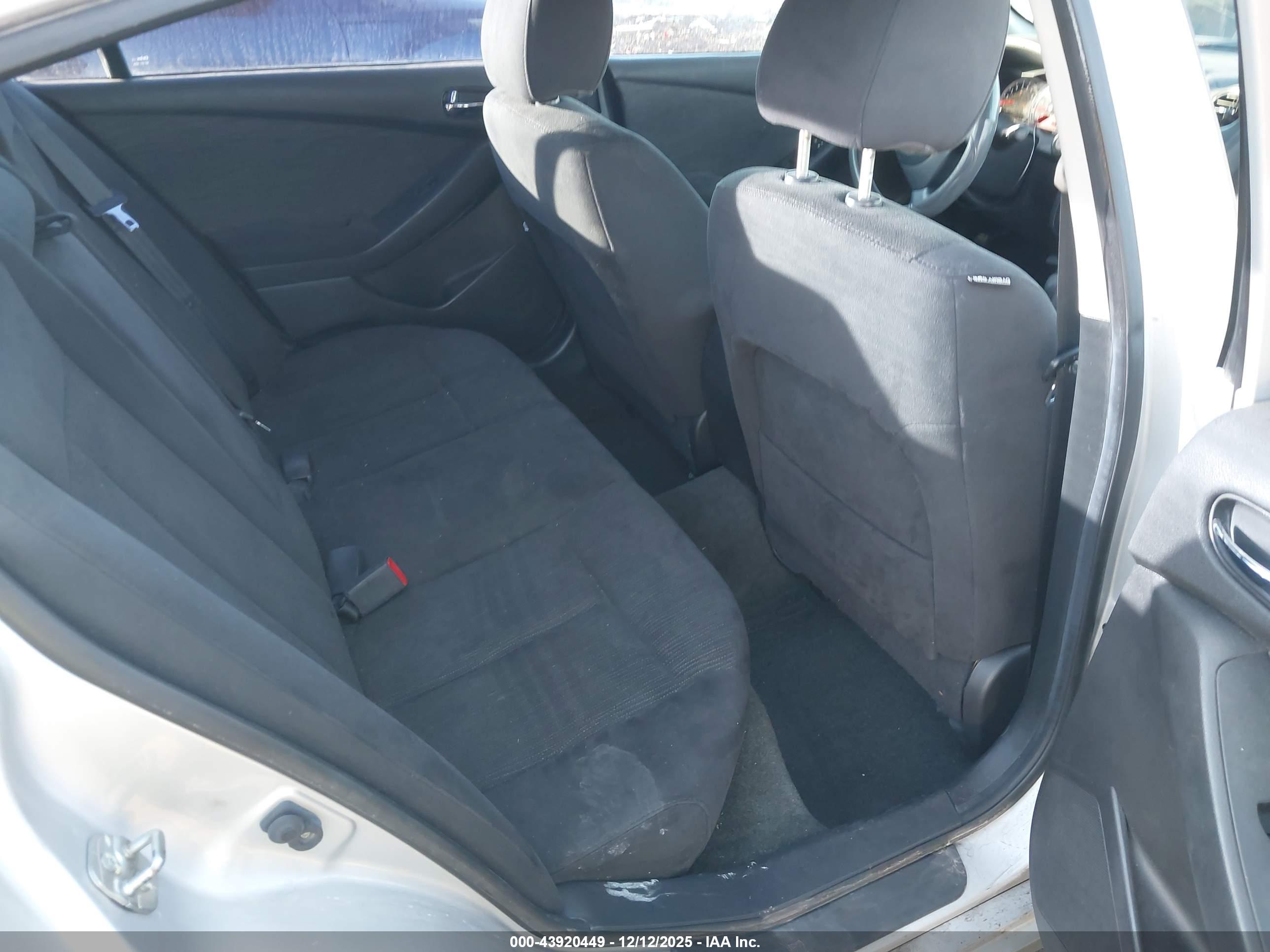 NISSAN ALTIMA image 8