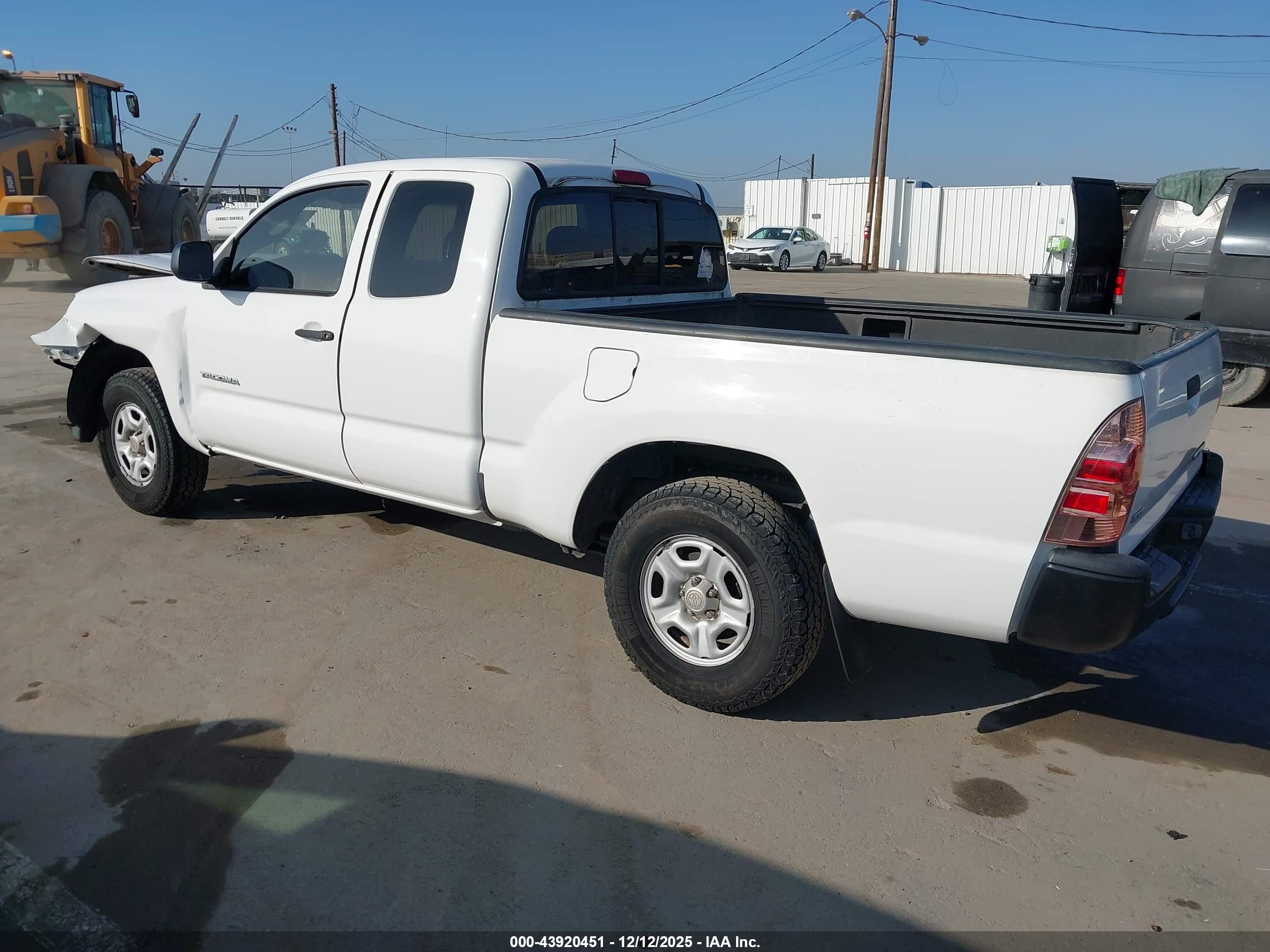 TOYOTA TACOMA image 3