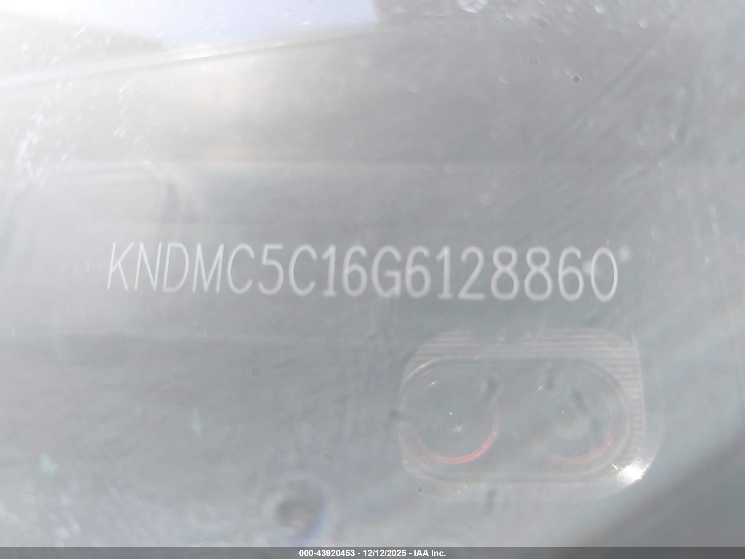 KIA SEDONA image 9