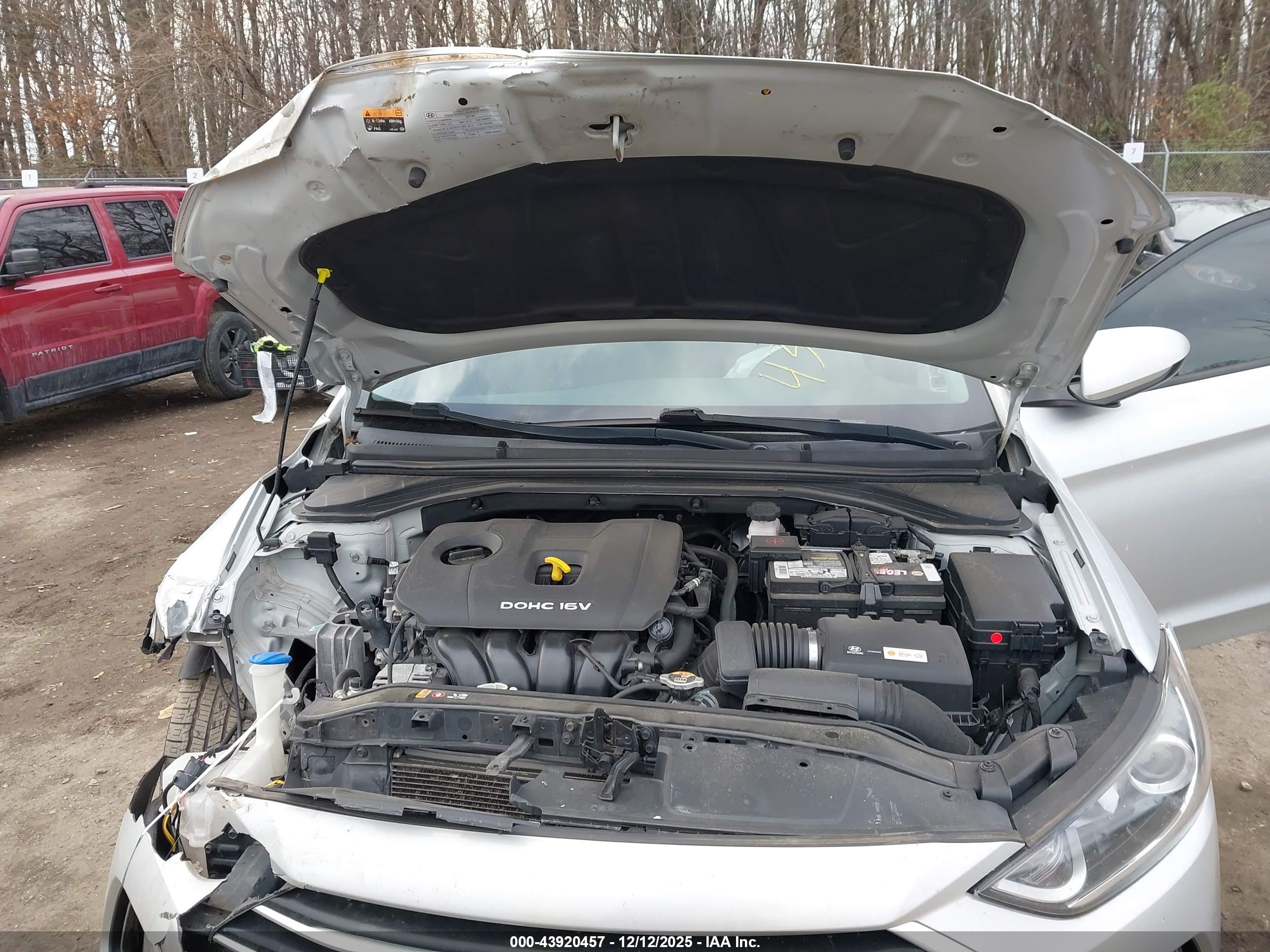 HYUNDAI ELANTRA image 10