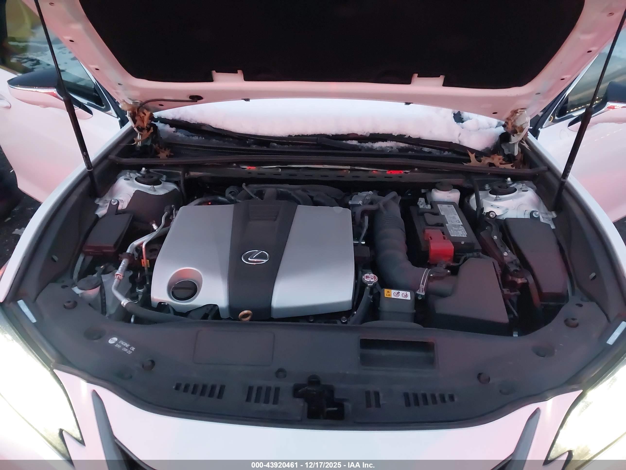 LEXUS ES image 10
