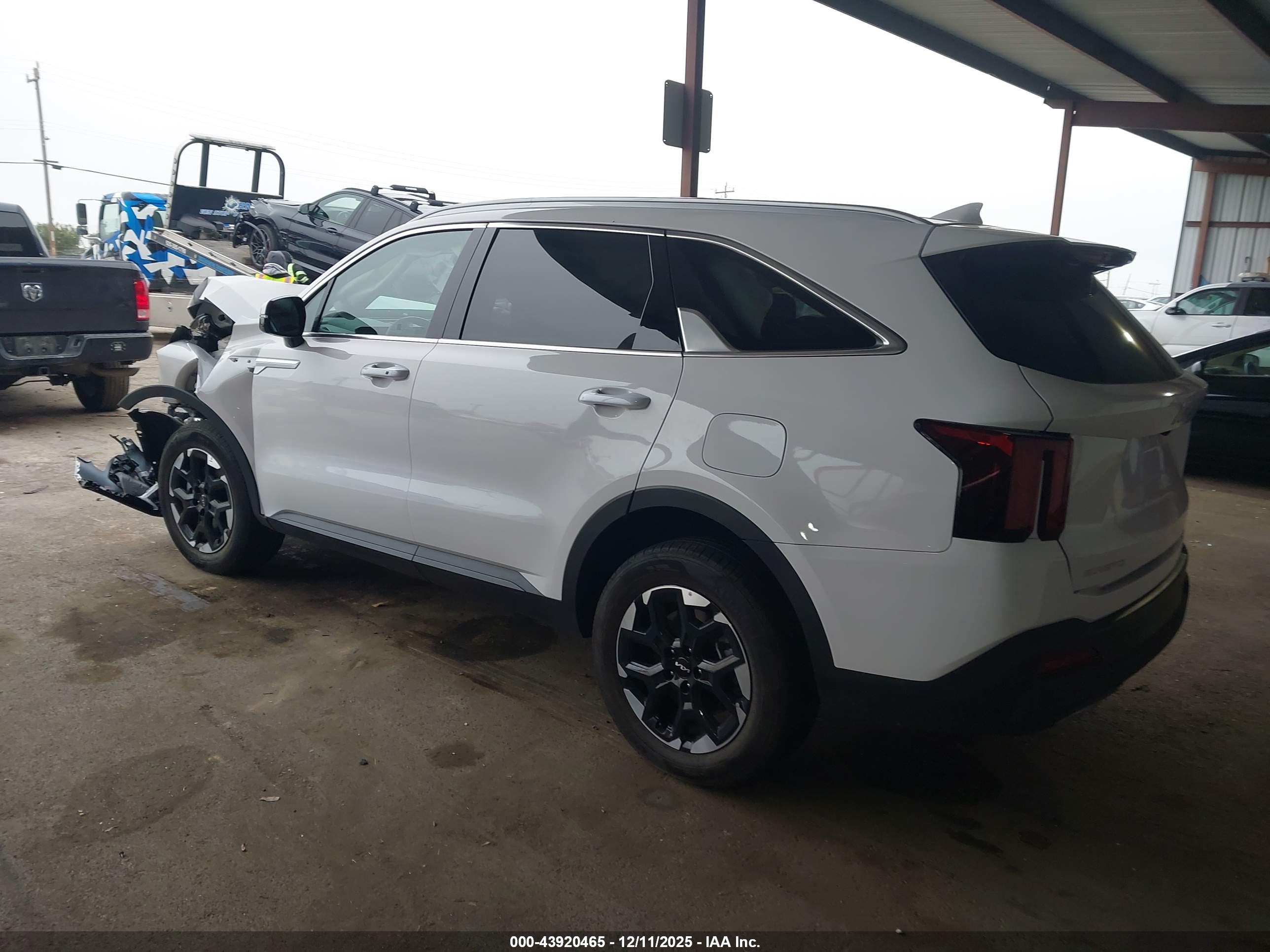 KIA SORENTO image 3