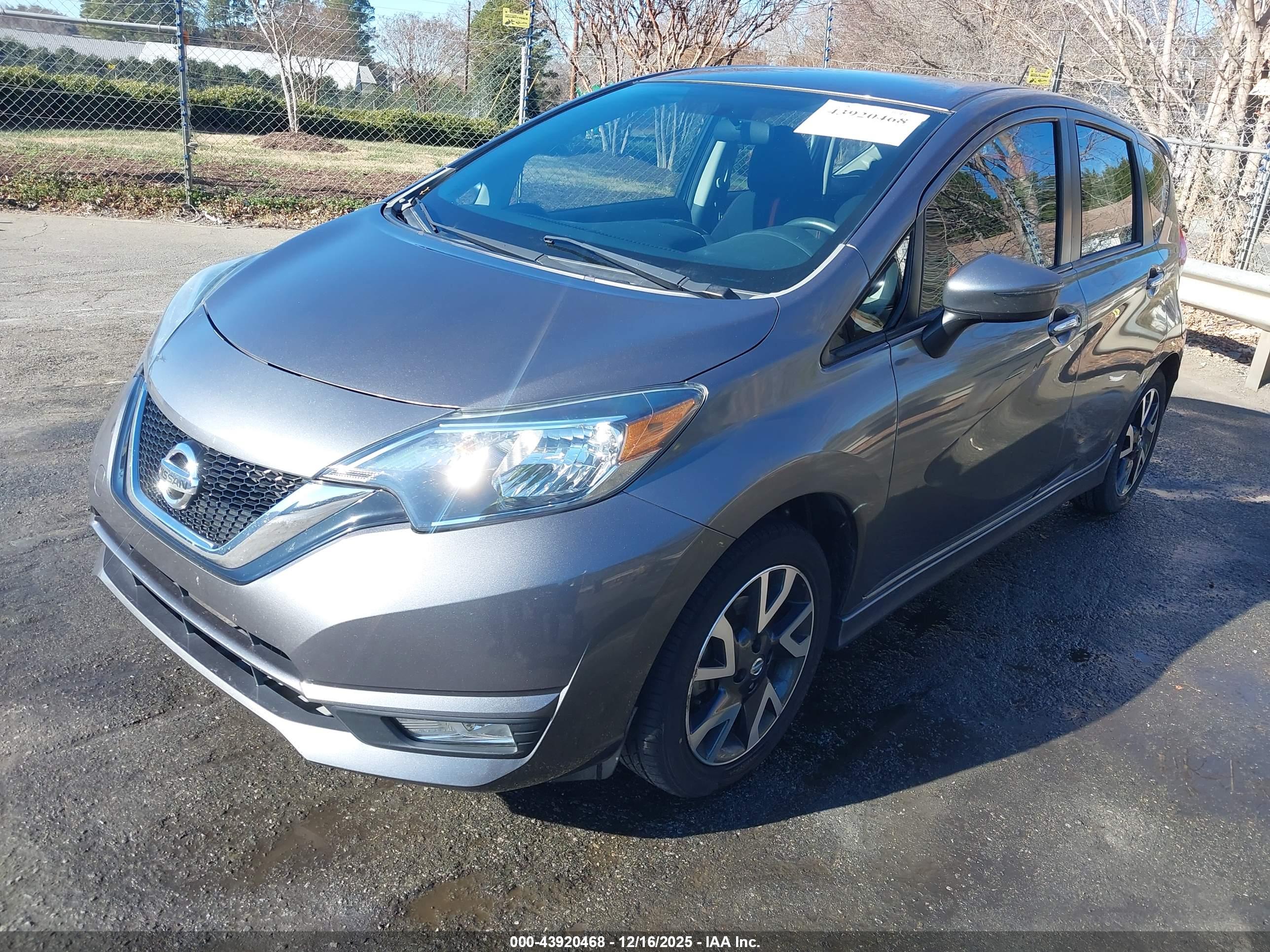 NISSAN VERSA image 2