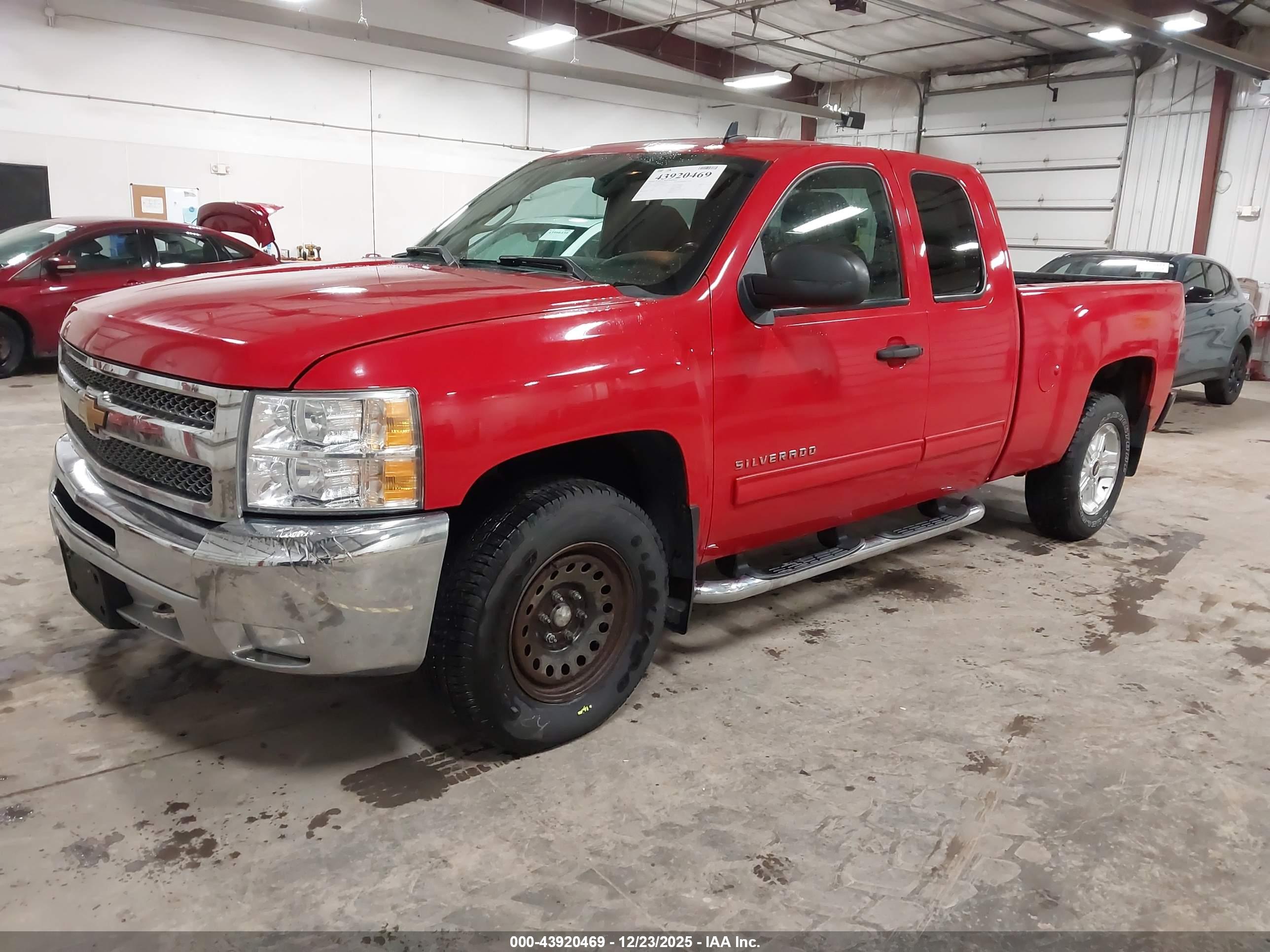 CHEVROLET SILVERADO image 2