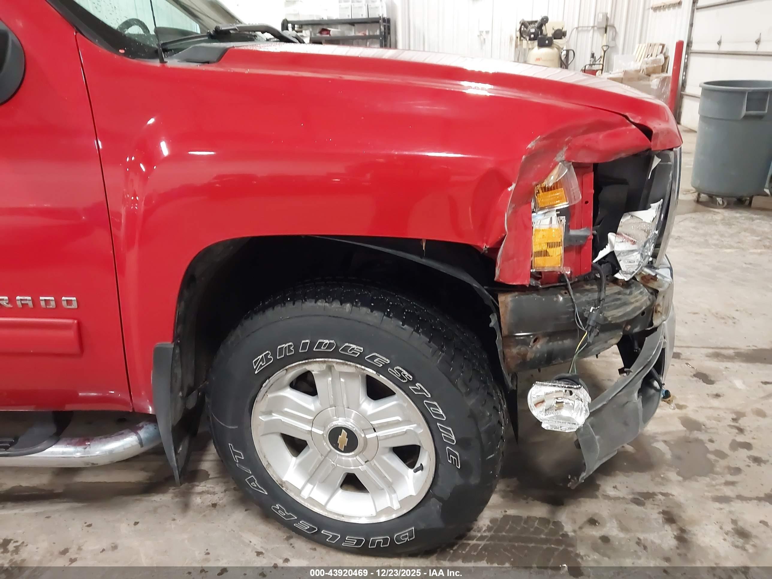 CHEVROLET SILVERADO image 6