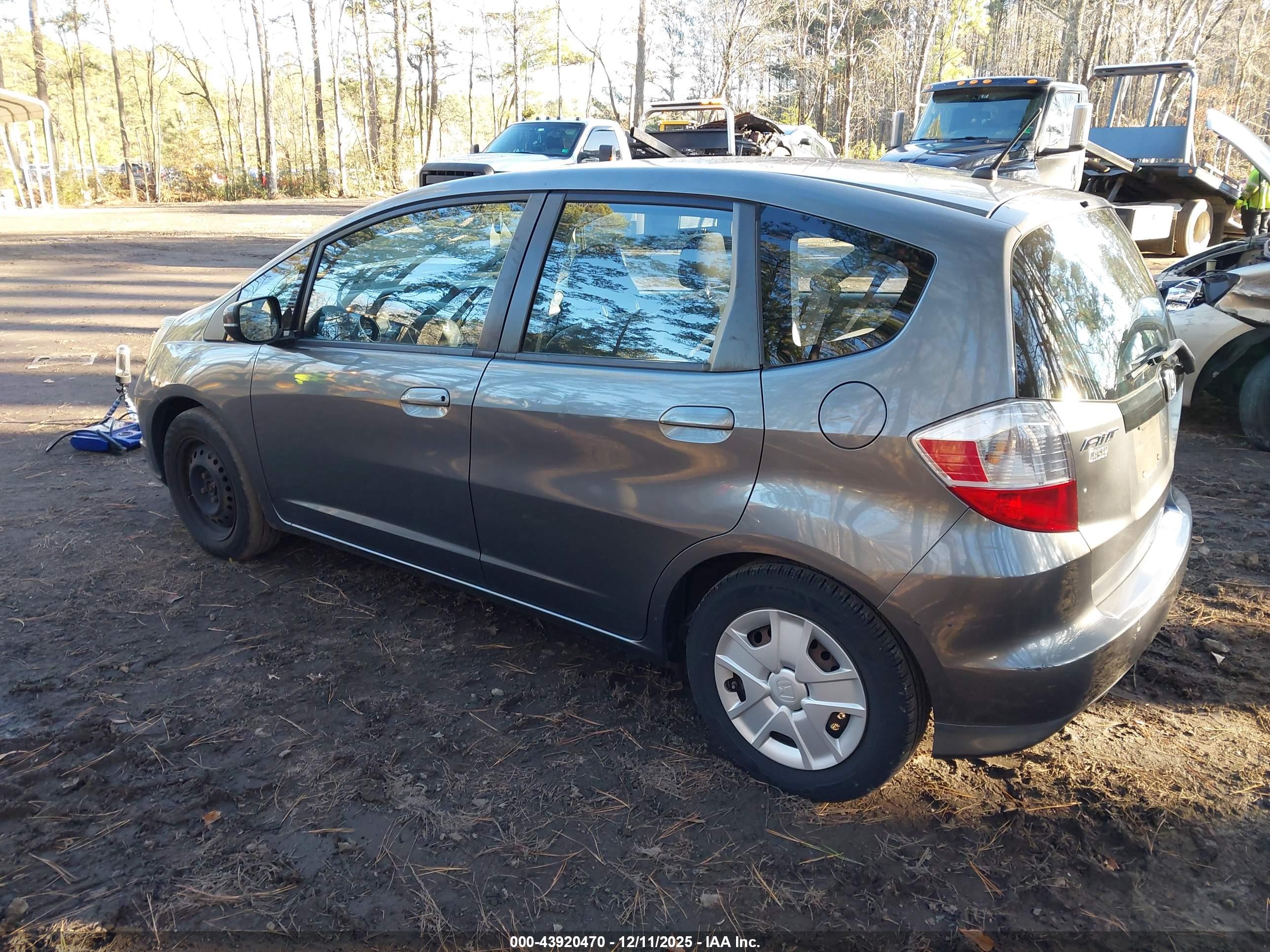 HONDA FIT image 3