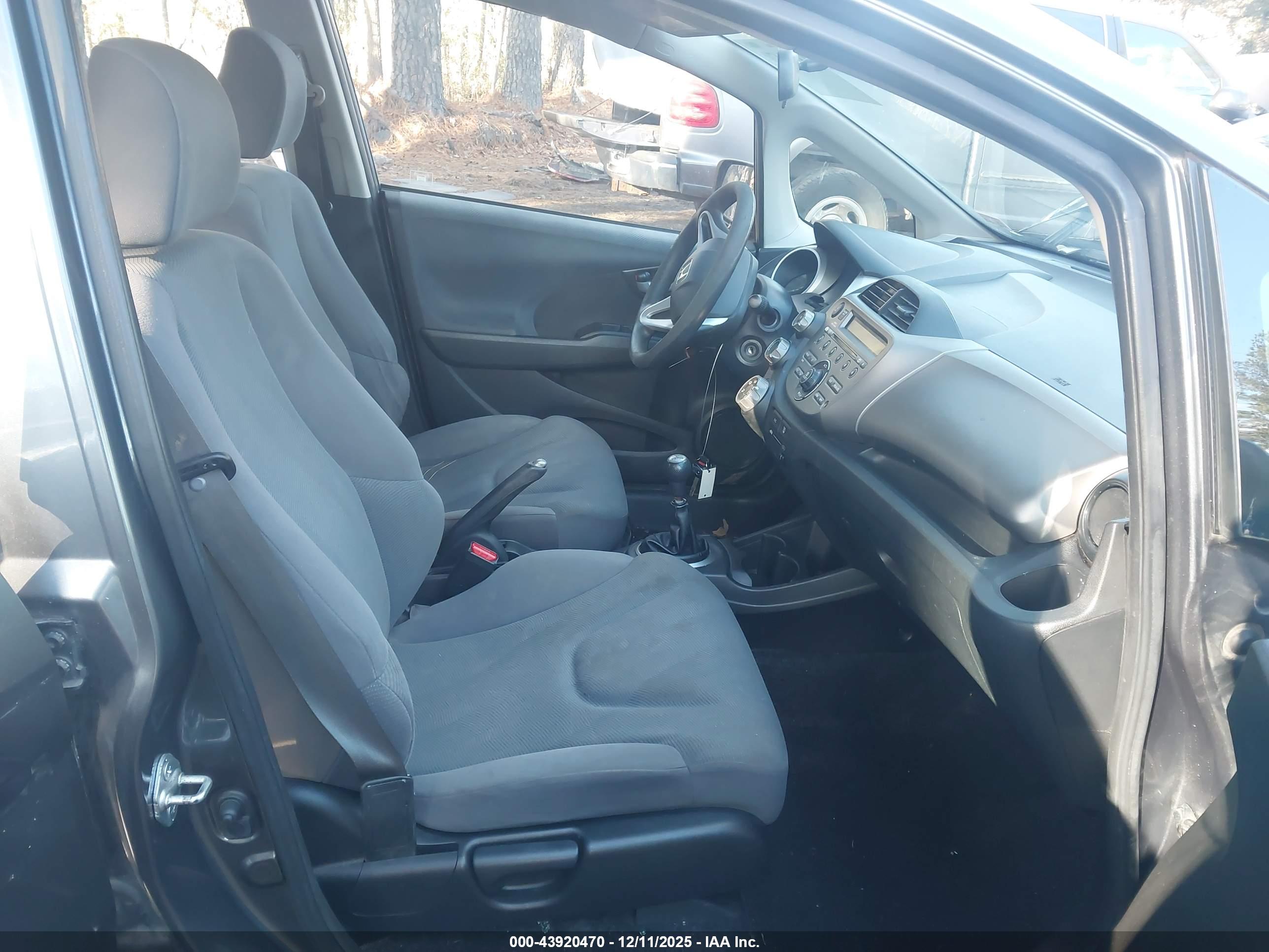 HONDA FIT image 5