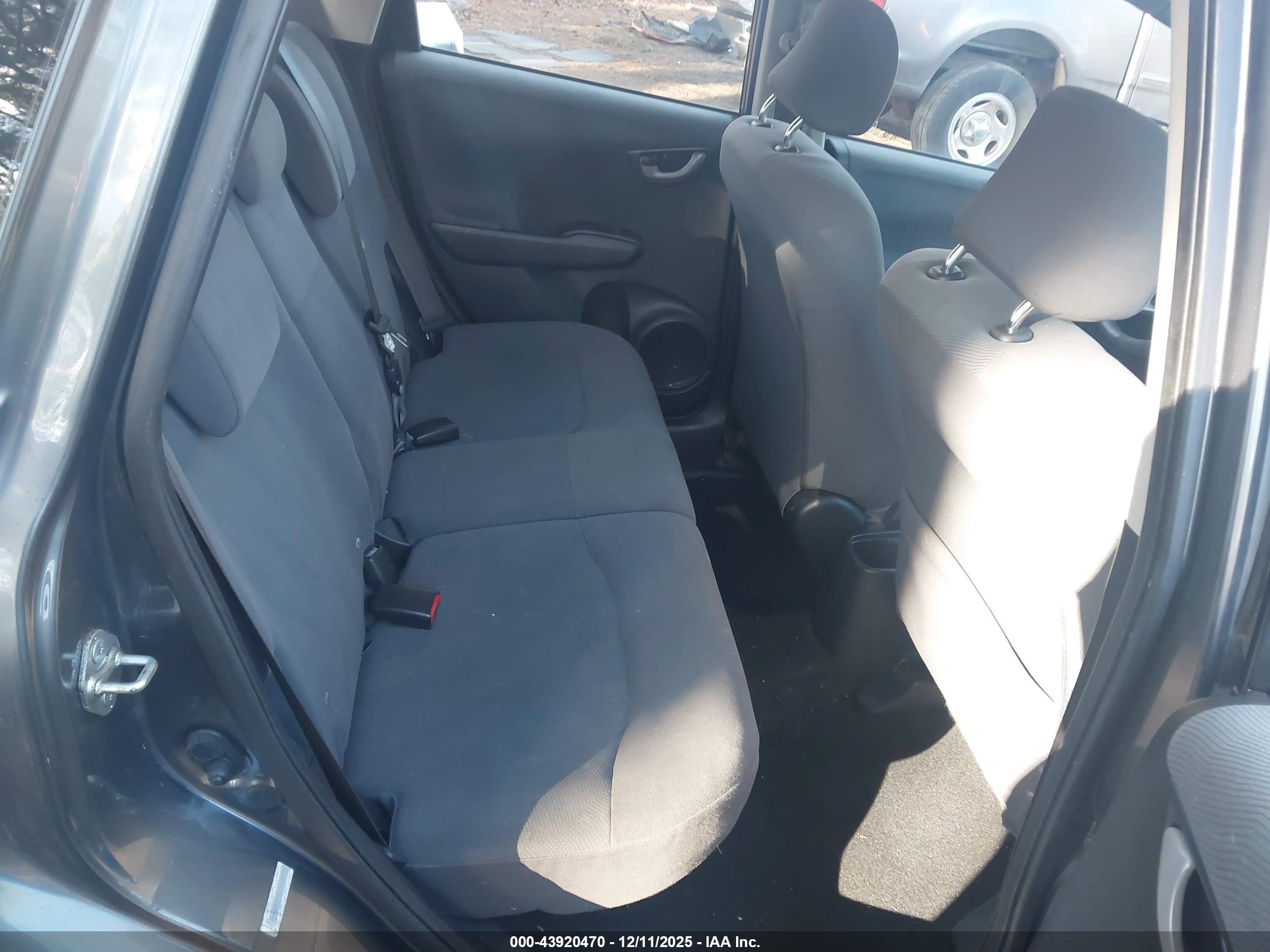 HONDA FIT image 8