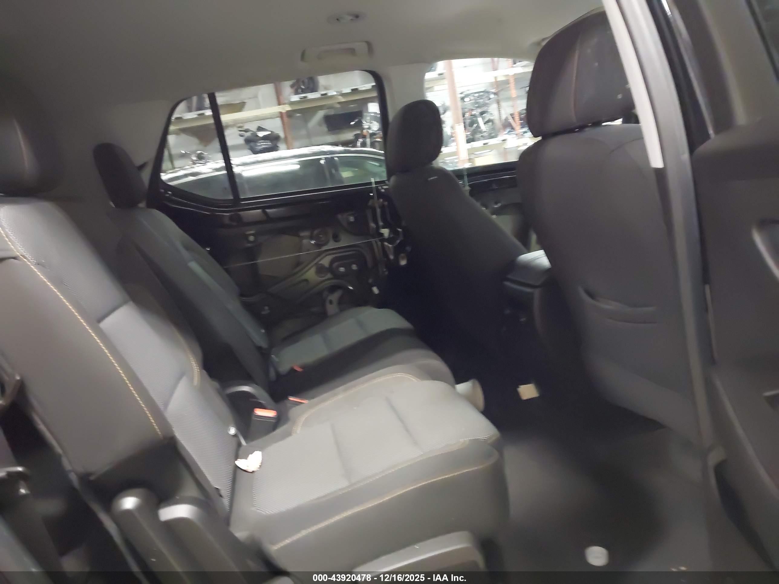 CHEVROLET TRAVERSE image 8