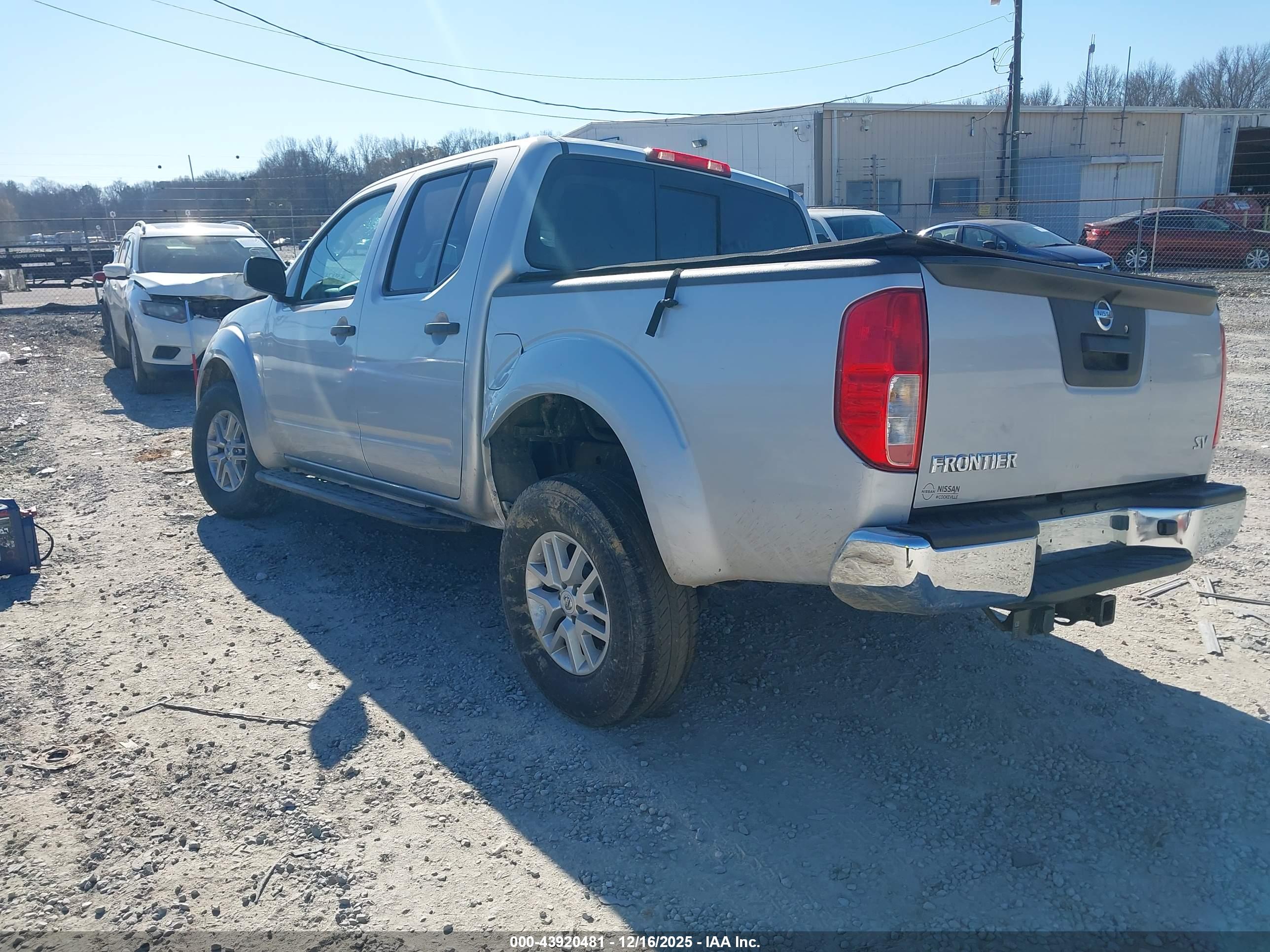 NISSAN FRONTIER image 3