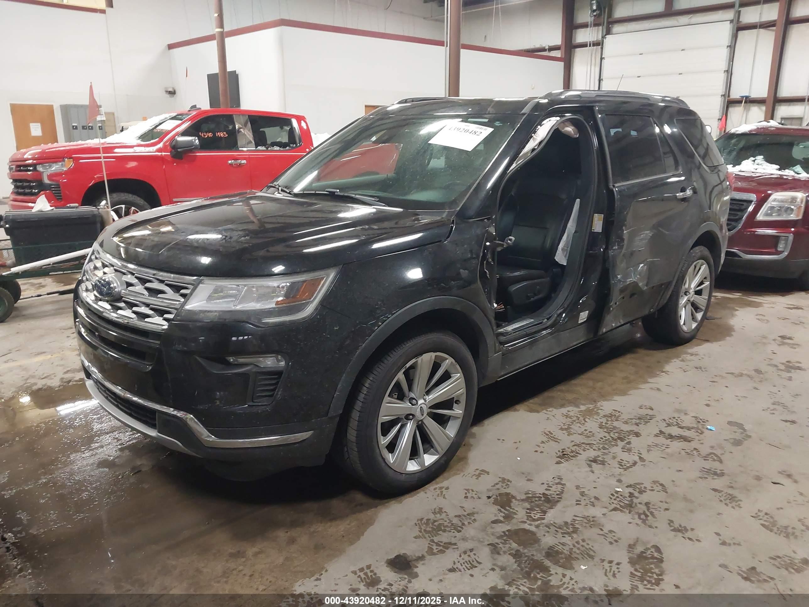 FORD EXPLORER image 2