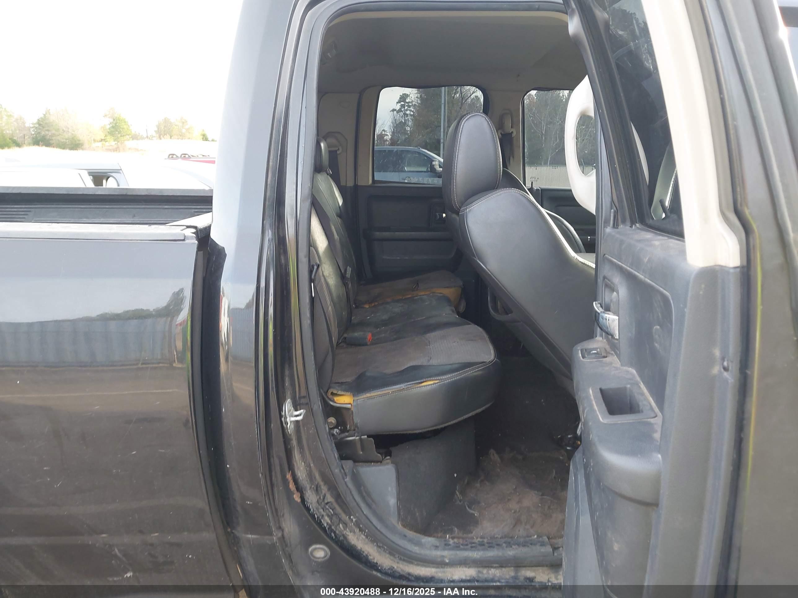 DODGE RAM image 8