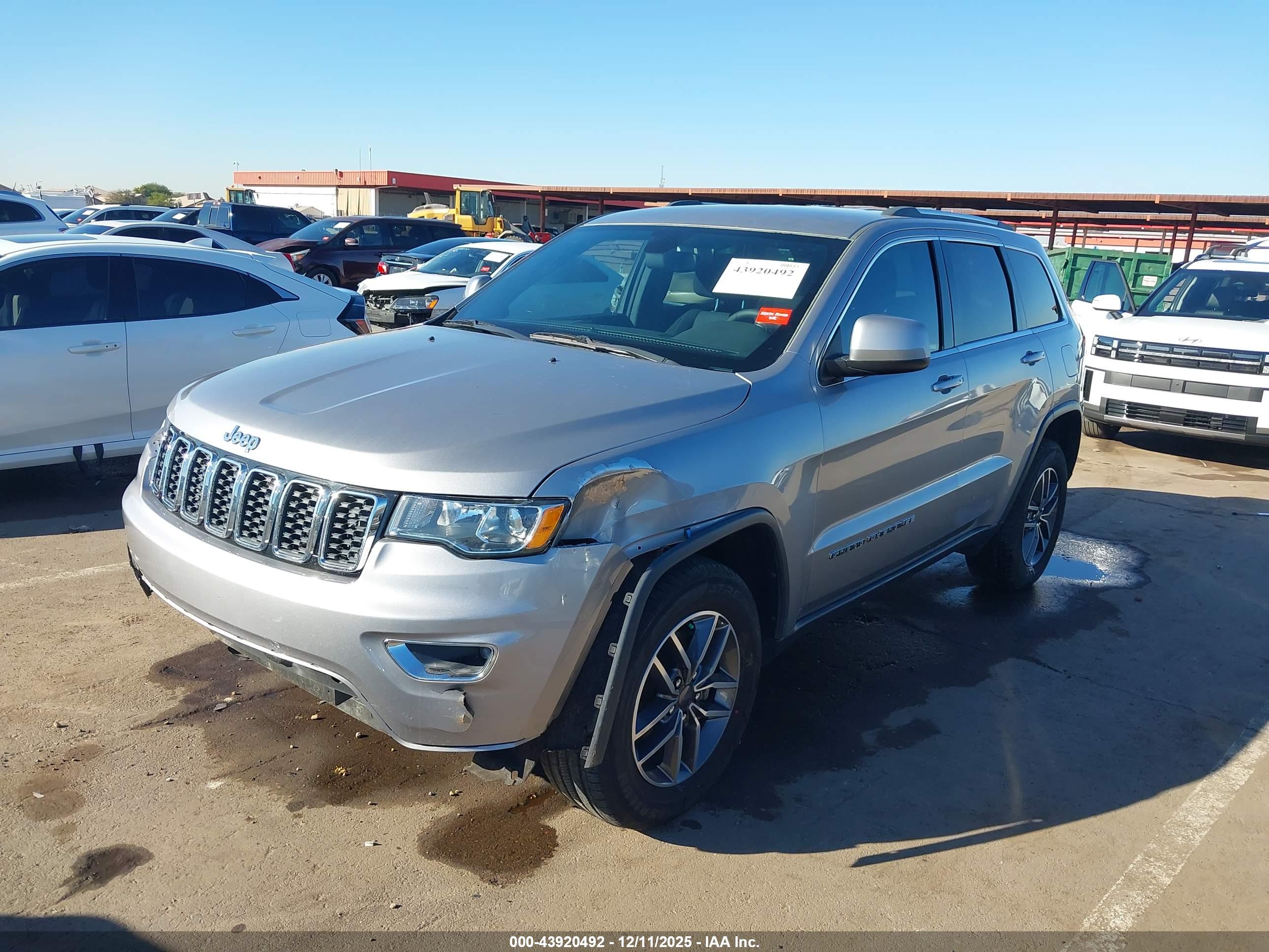JEEP GRAND image 2