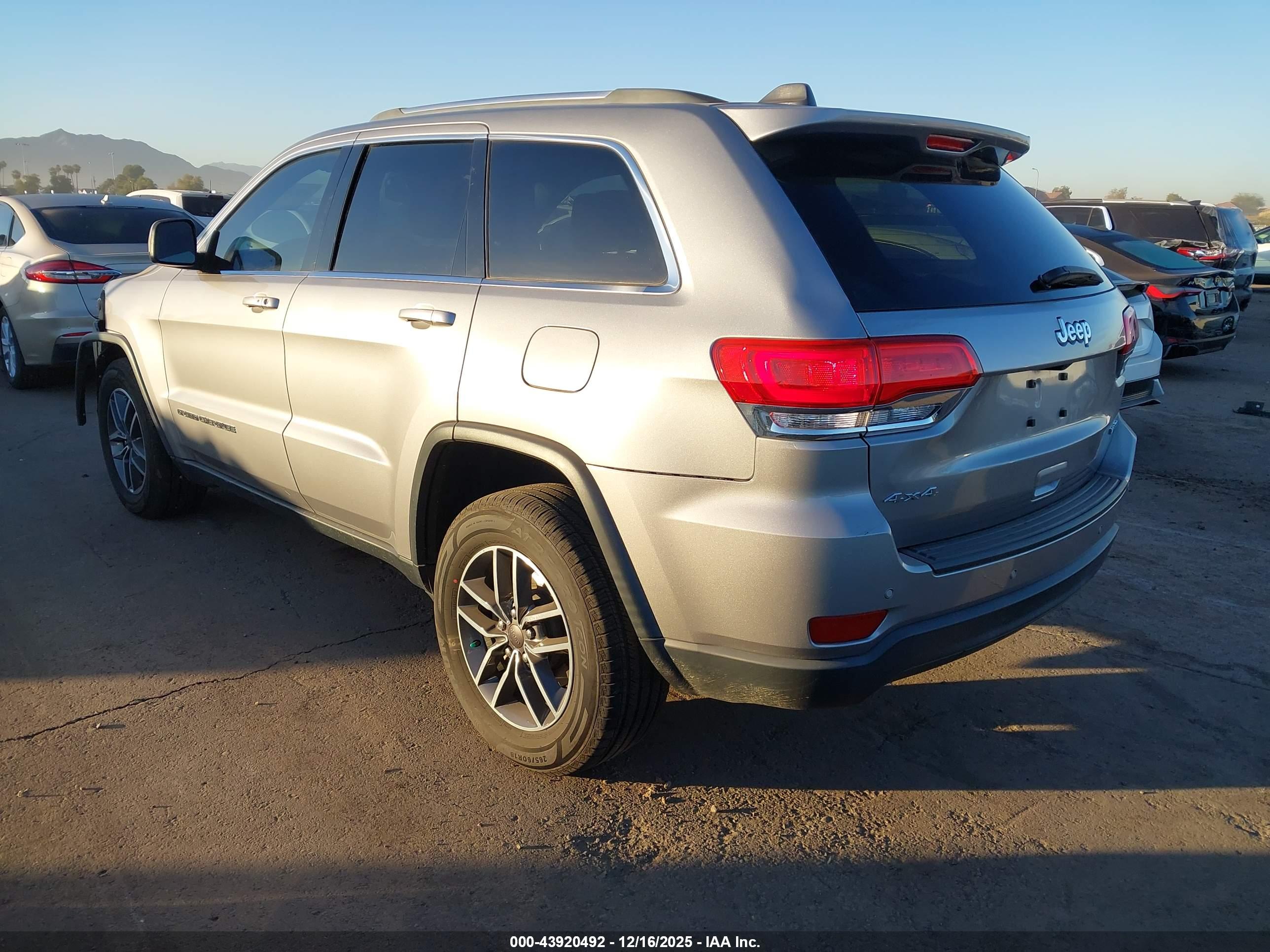 JEEP GRAND image 3