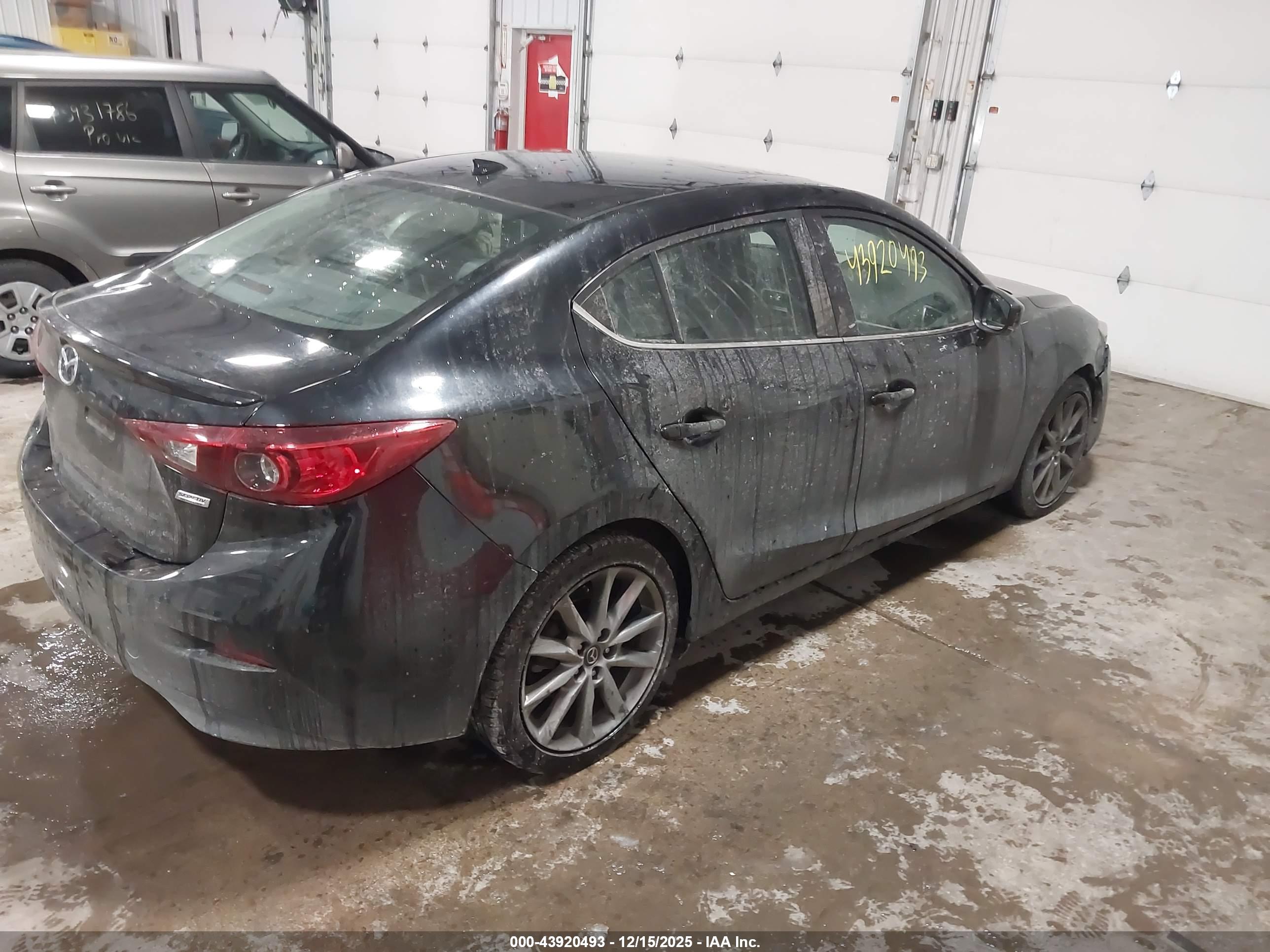 MAZDA MAZDA3 image 4