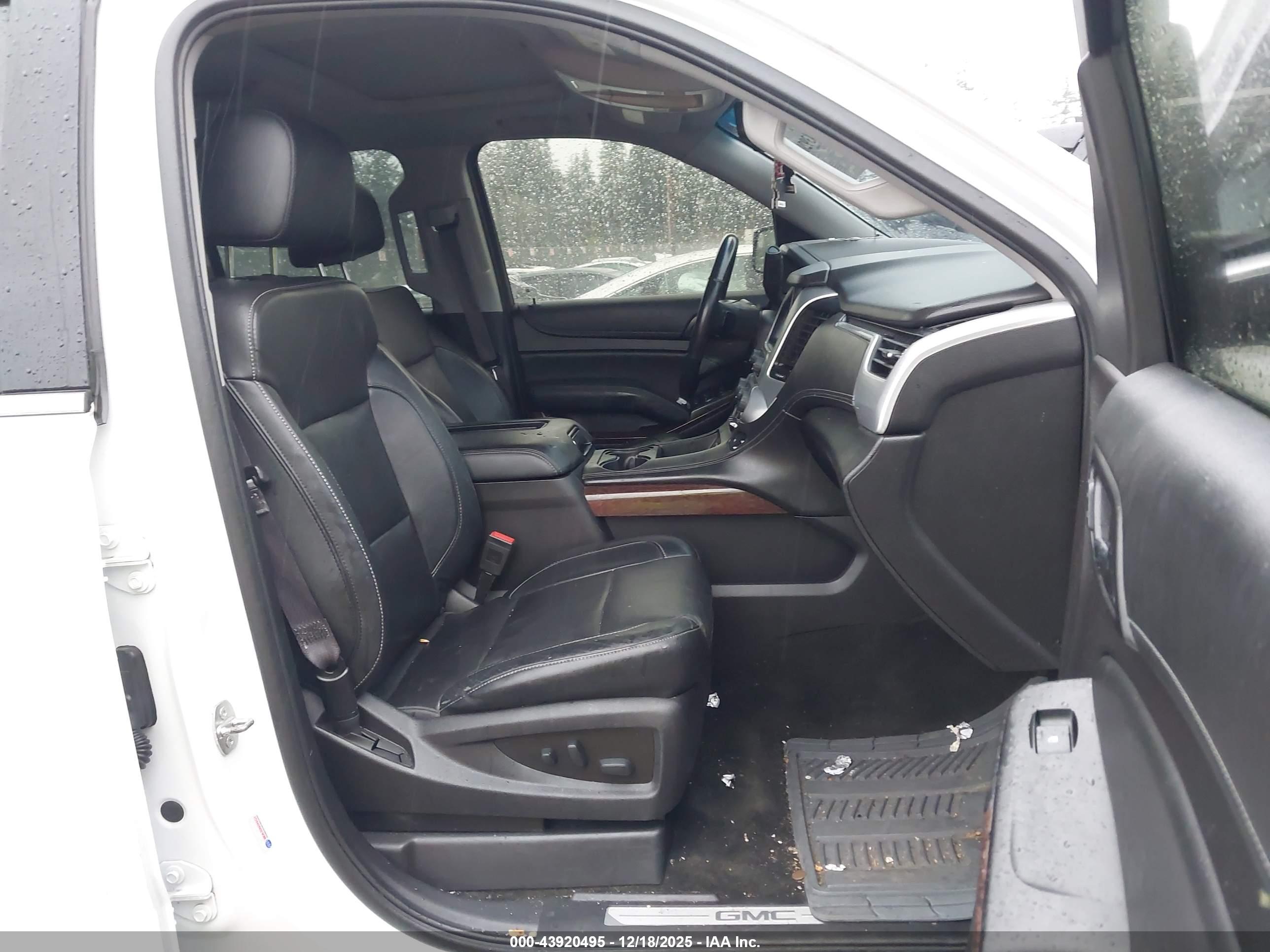 GMC YUKON image 5