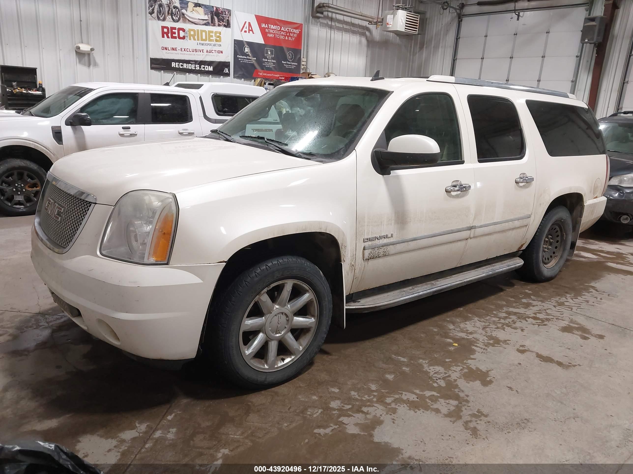 GMC YUKON image 2