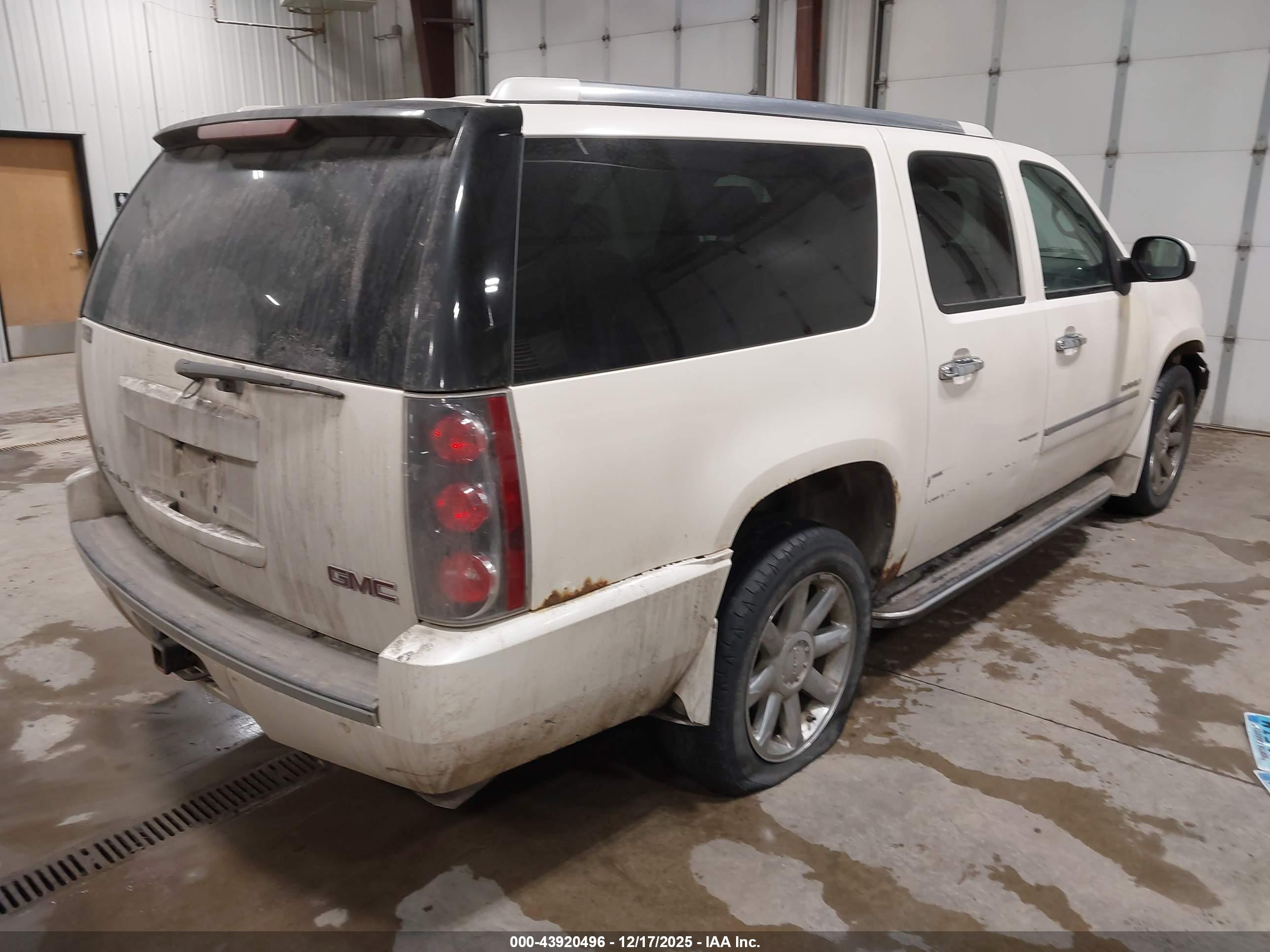 GMC YUKON image 4